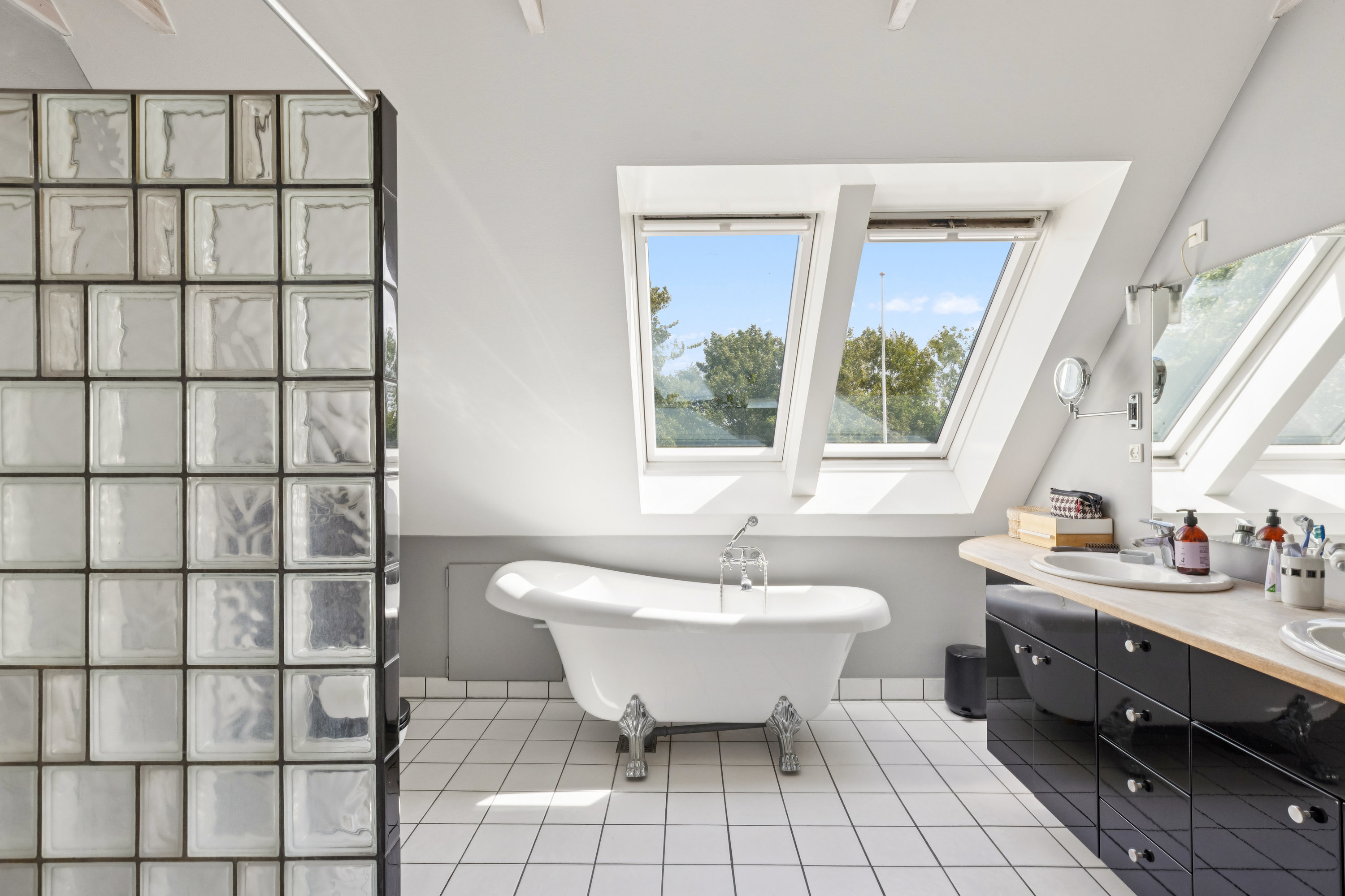 Fremhævet badeværelse billede i fuldskærmstilstand. Billede af Haderslevvej 91, 6760 Ribe