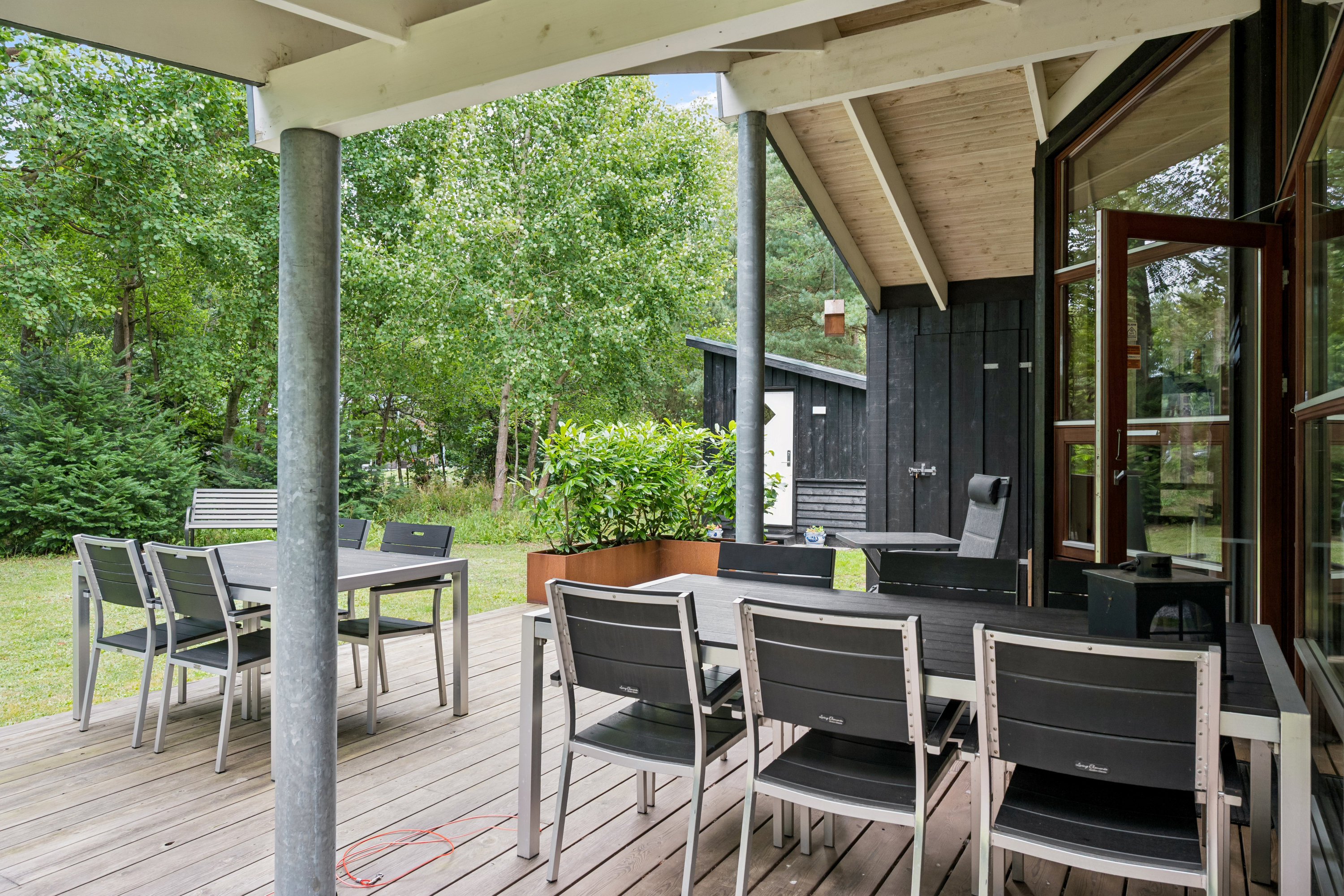 Fremhævet terrasse billede i fuldskærmstilstand. Billede af Sivsangervej 10, Fuglslev, 8400 Ebeltoft