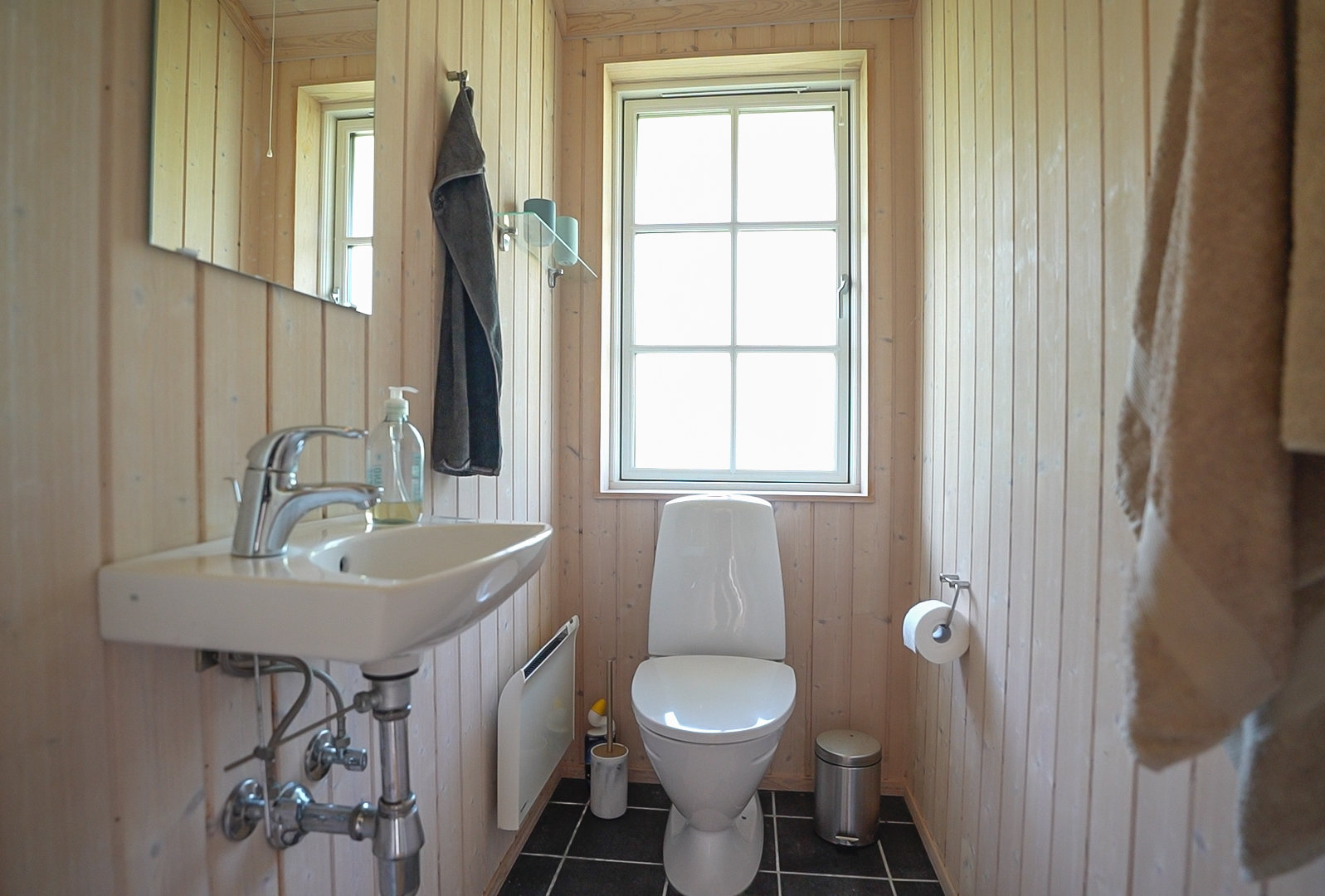 Fremhævet  billede i fuldskærmstilstand. Billede af Å Strandvej 84, Aa, 5631 Ebberup