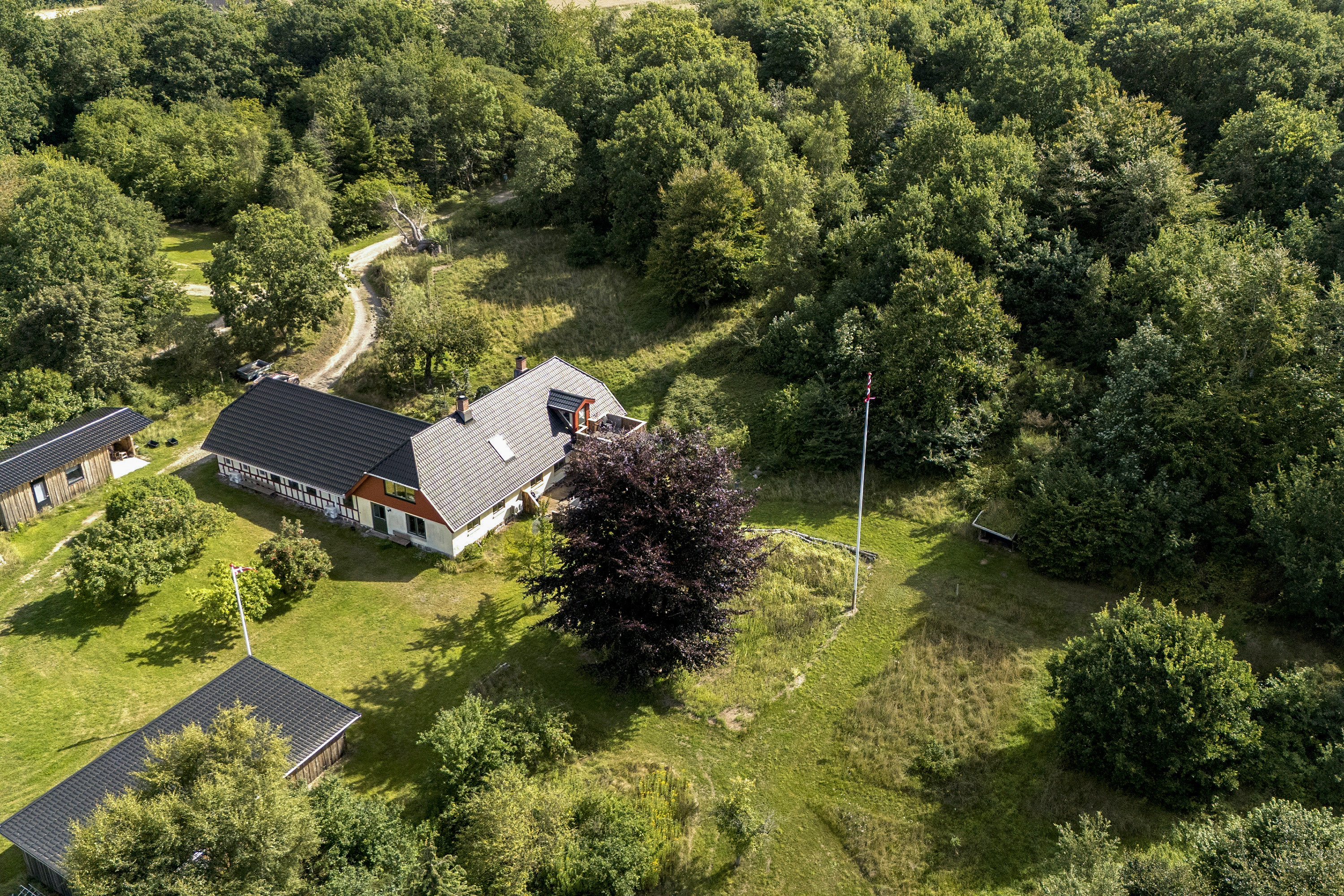 Fremhævet område billede i fuldskærmstilstand. Billede af Alrøvej 104, Amstrup, 8300 Odder