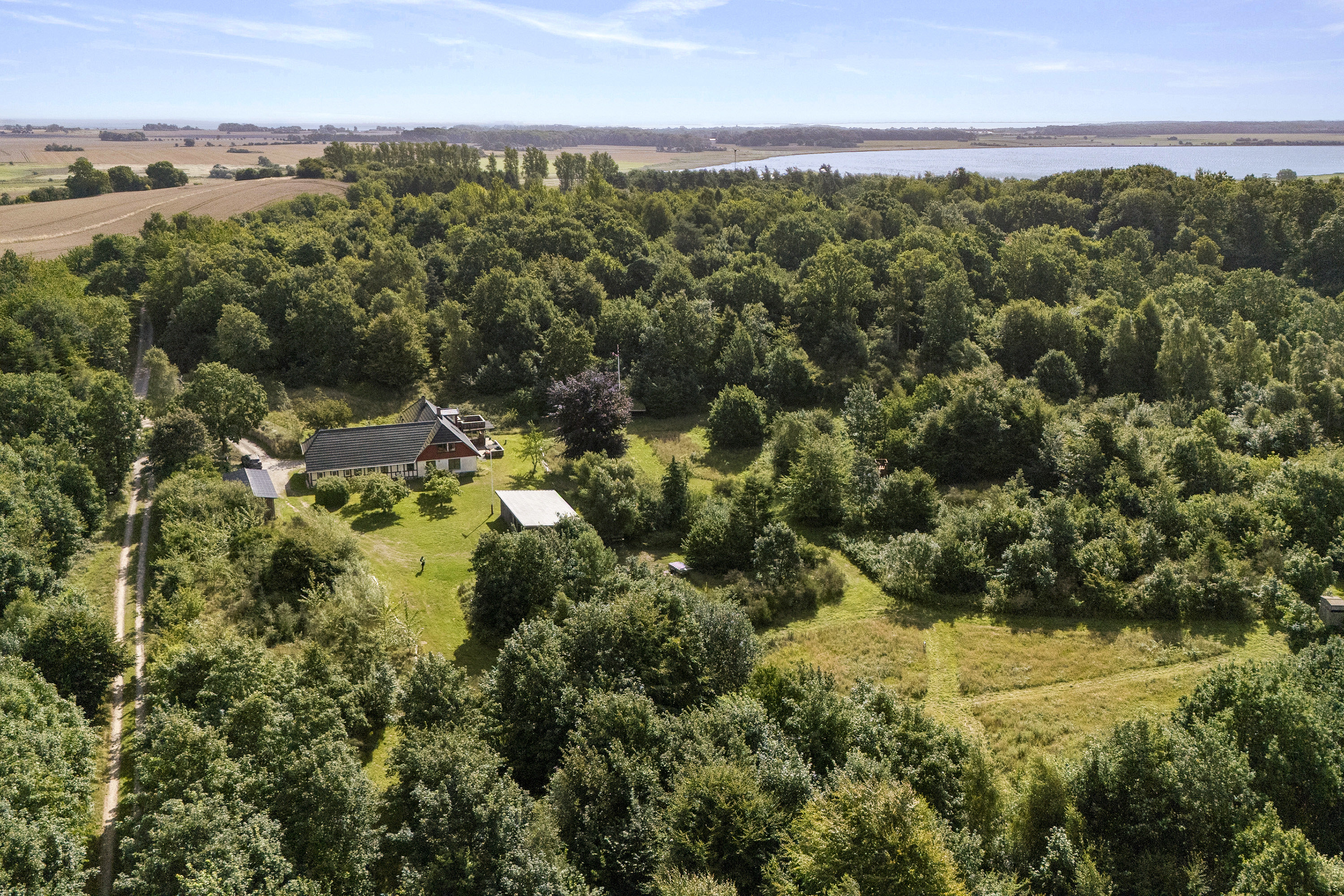 Fremhævet område billede i fuldskærmstilstand. Billede af Alrøvej 104, Amstrup, 8300 Odder