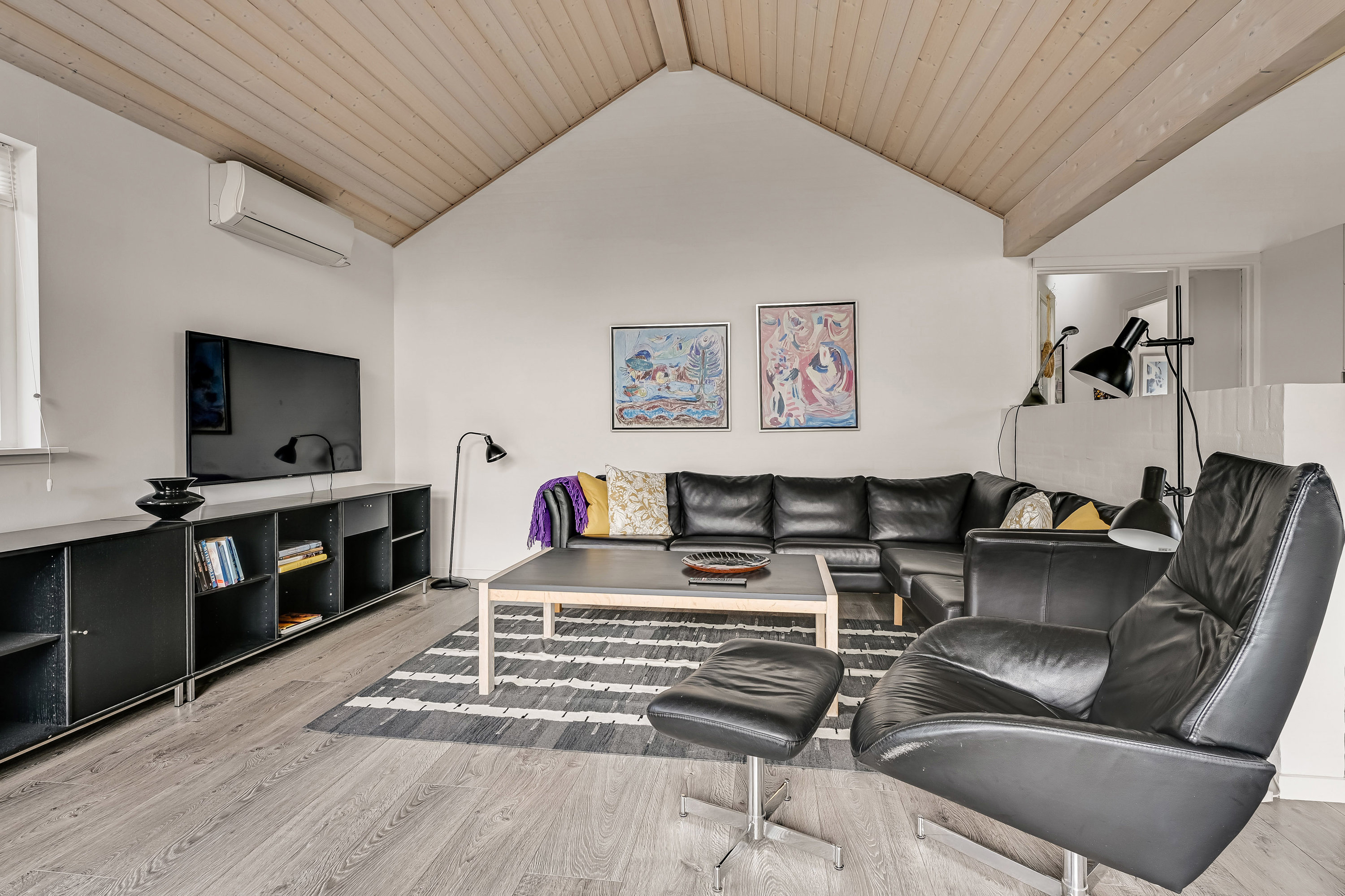 Fremhævet stue billede i fuldskærmstilstand. Billede af Vester Engvej 5A, Rindby Strand, 6720 Fanø