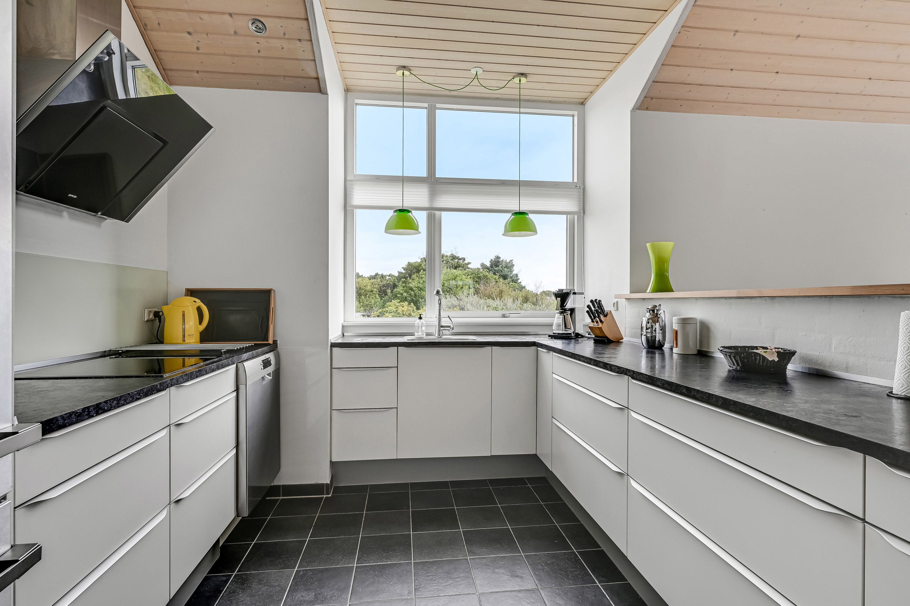 Miniaturebillede 2: køkken. Billede af Vester Engvej 5A, Rindby Strand, 6720 Fanø