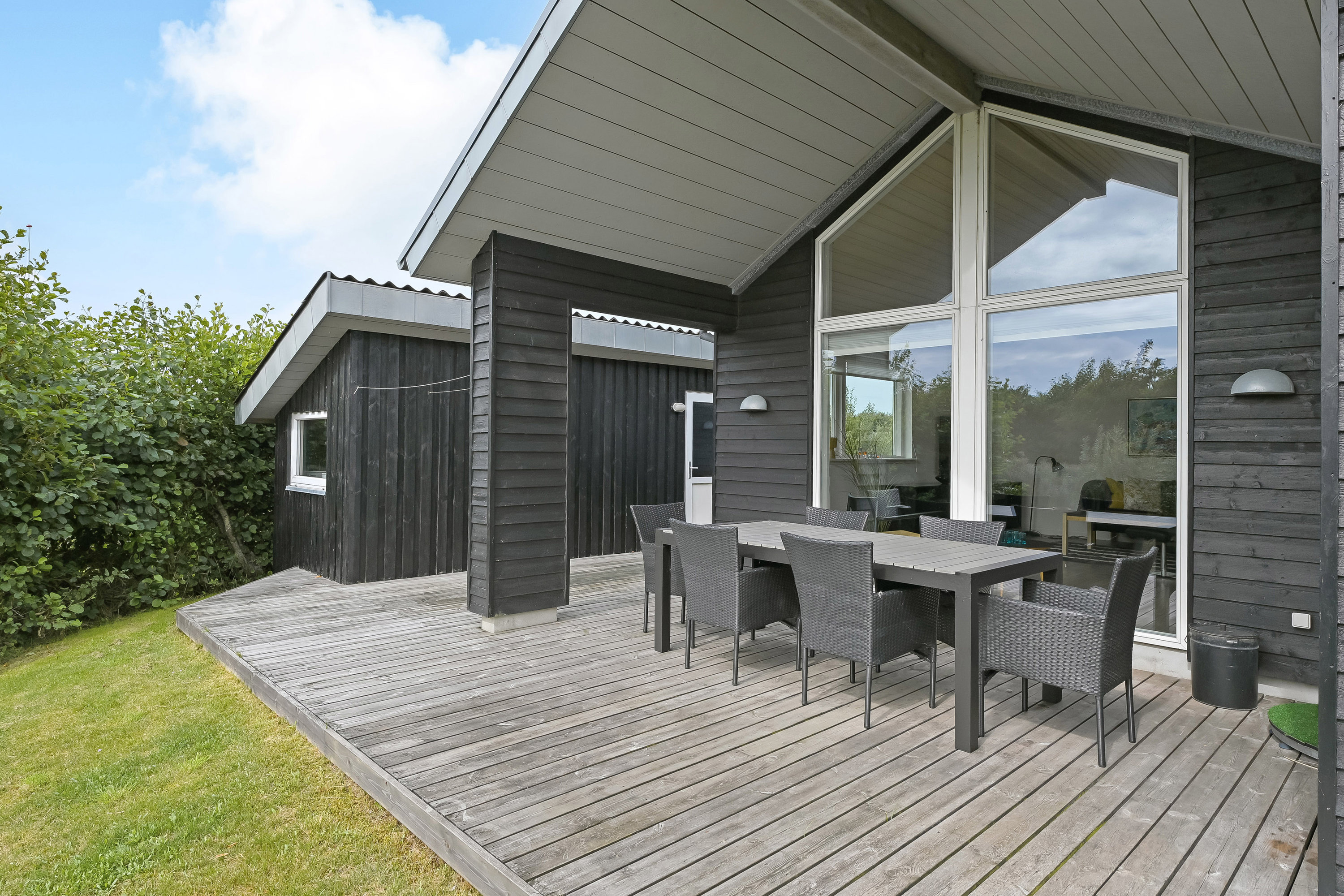 Fremhævet terrasse billede i fuldskærmstilstand. Billede af Vester Engvej 5A, Rindby Strand, 6720 Fanø