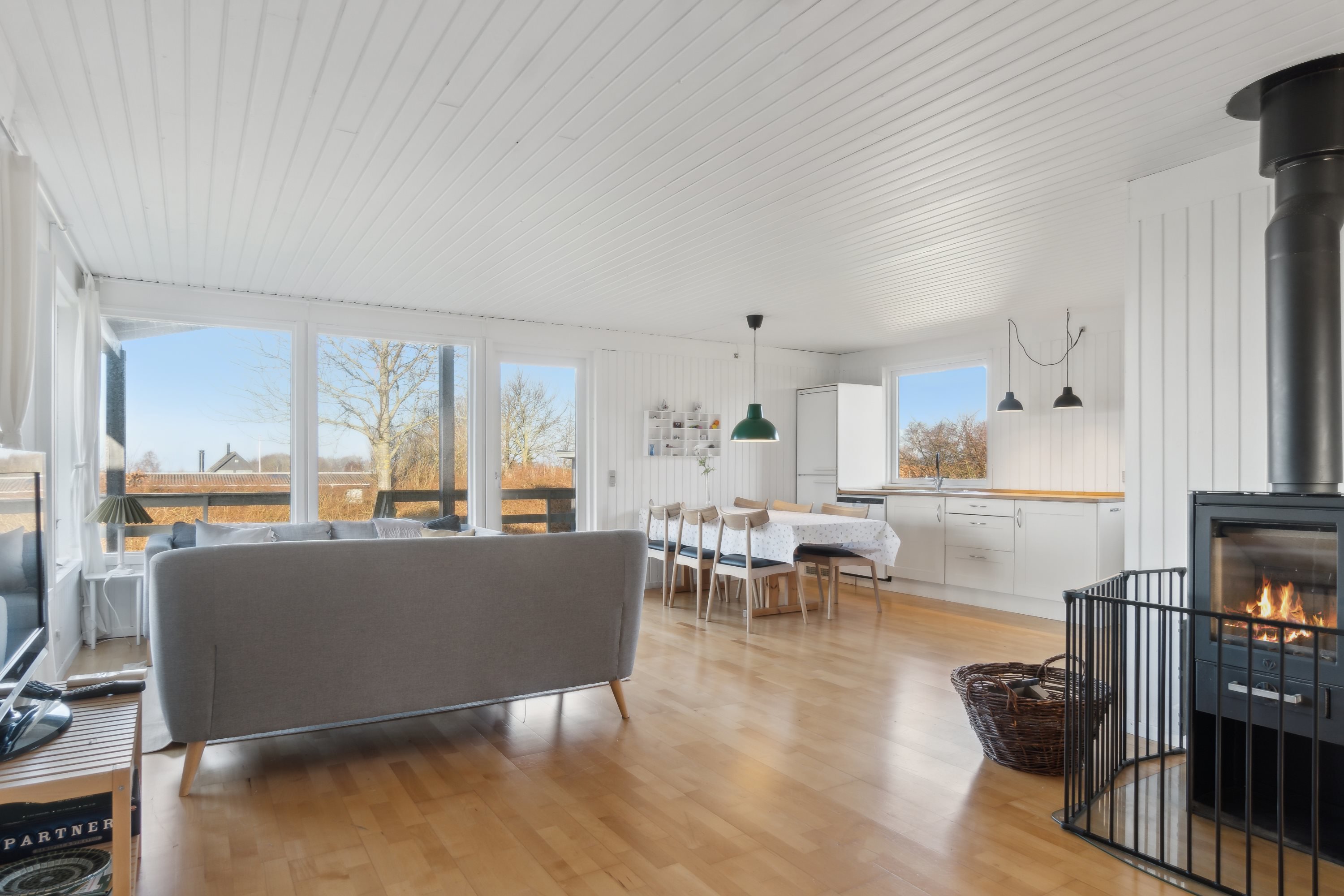 Fremhævet  billede i fuldskærmstilstand. Billede af Hindøvej 11, Bønnerup Strand, 8585 Glesborg