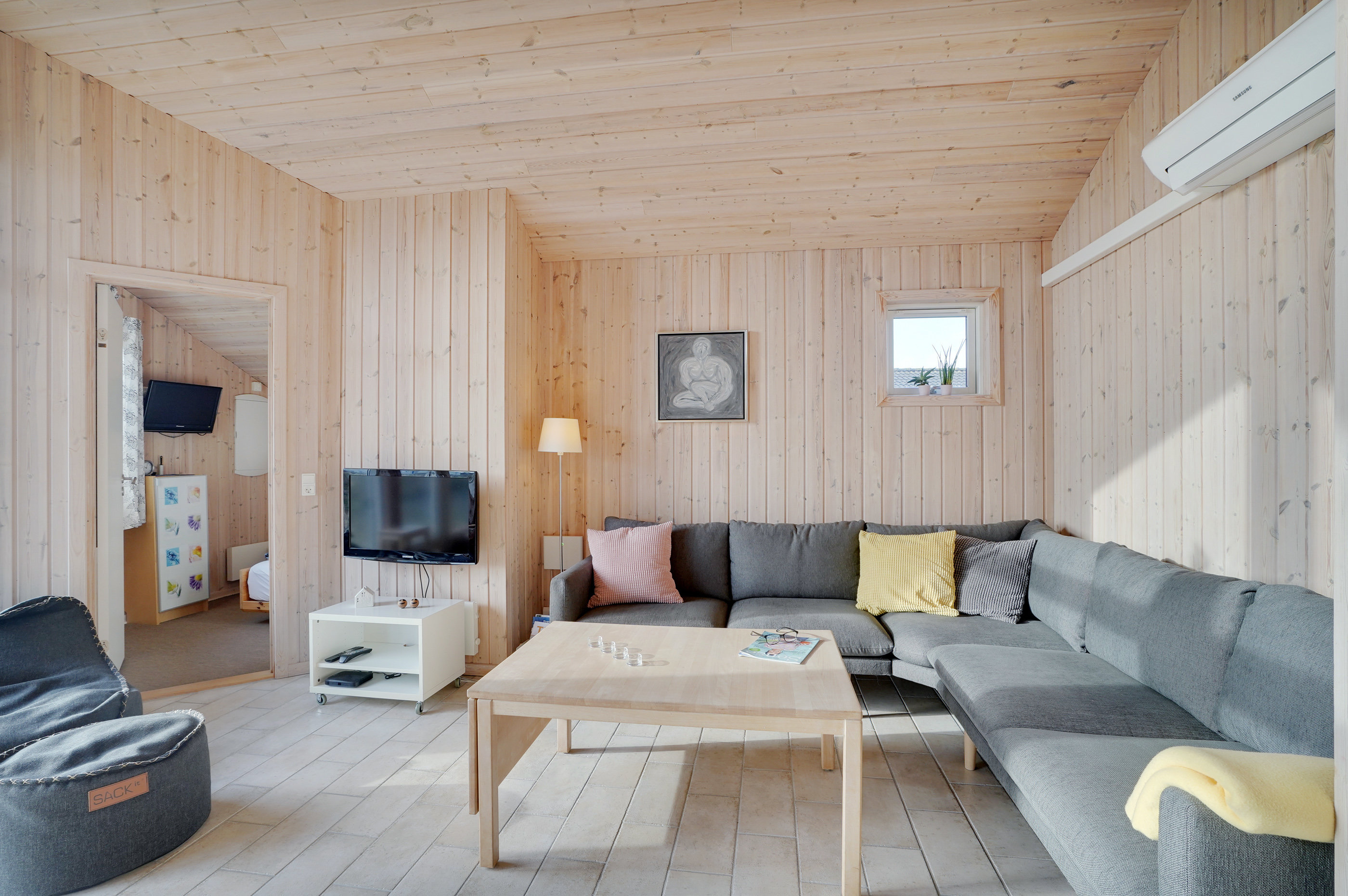 Fremhævet stue billede i fuldskærmstilstand. Billede af Krinkelkrogen 16, Lild Strand, 7741 Frøstrup