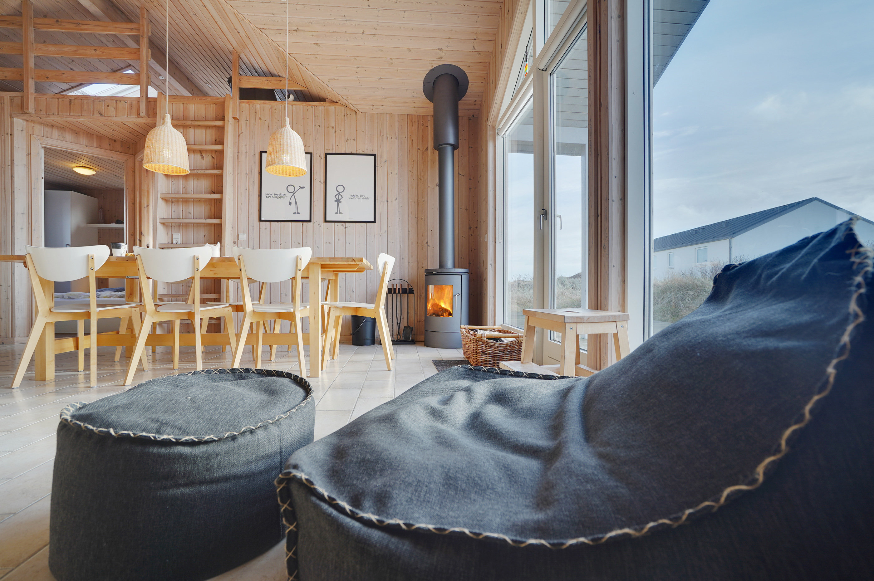 Fremhævet stue billede i fuldskærmstilstand. Billede af Krinkelkrogen 16, Lild Strand, 7741 Frøstrup