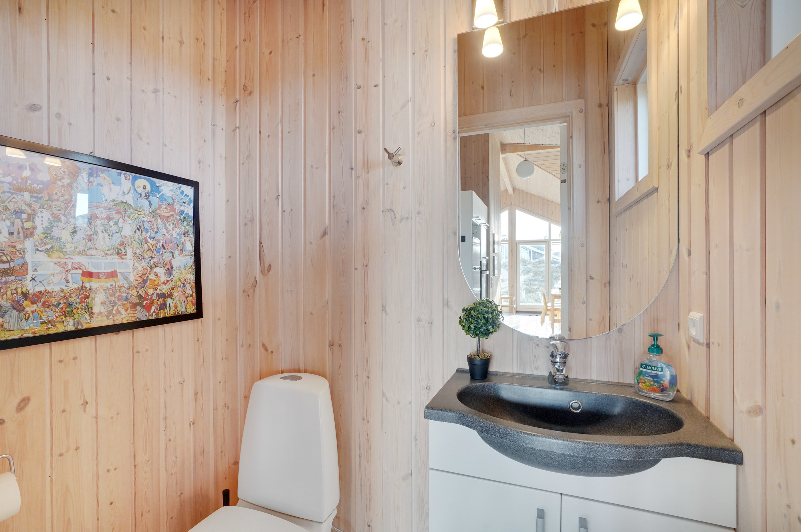 Fremhævet toilet billede i fuldskærmstilstand. Billede af Krinkelkrogen 16, Lild Strand, 7741 Frøstrup