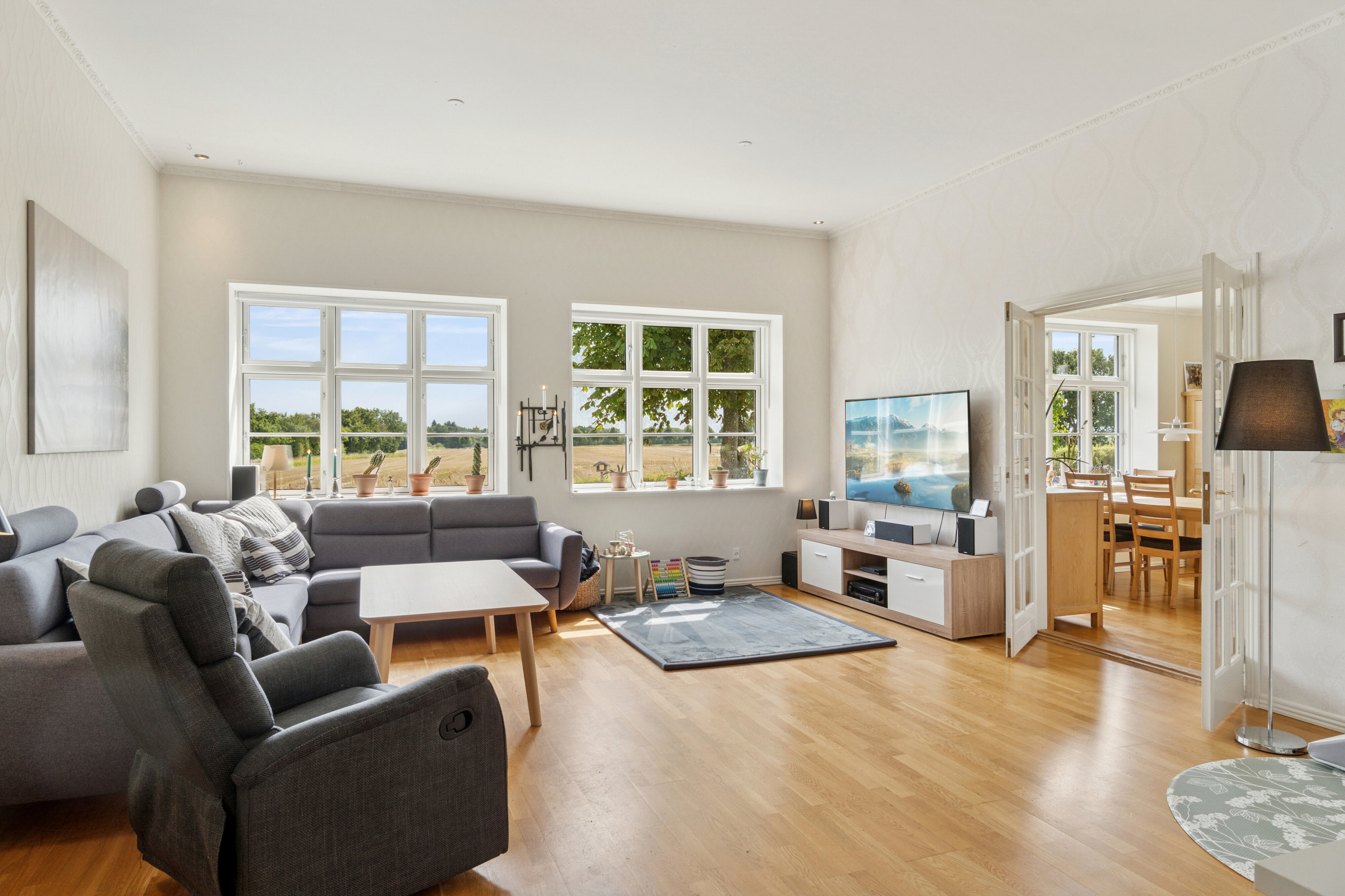 Fremhævet stue billede i fuldskærmstilstand. Billede af Flintemosevej 30, Bøgesø, 4700 Næstved