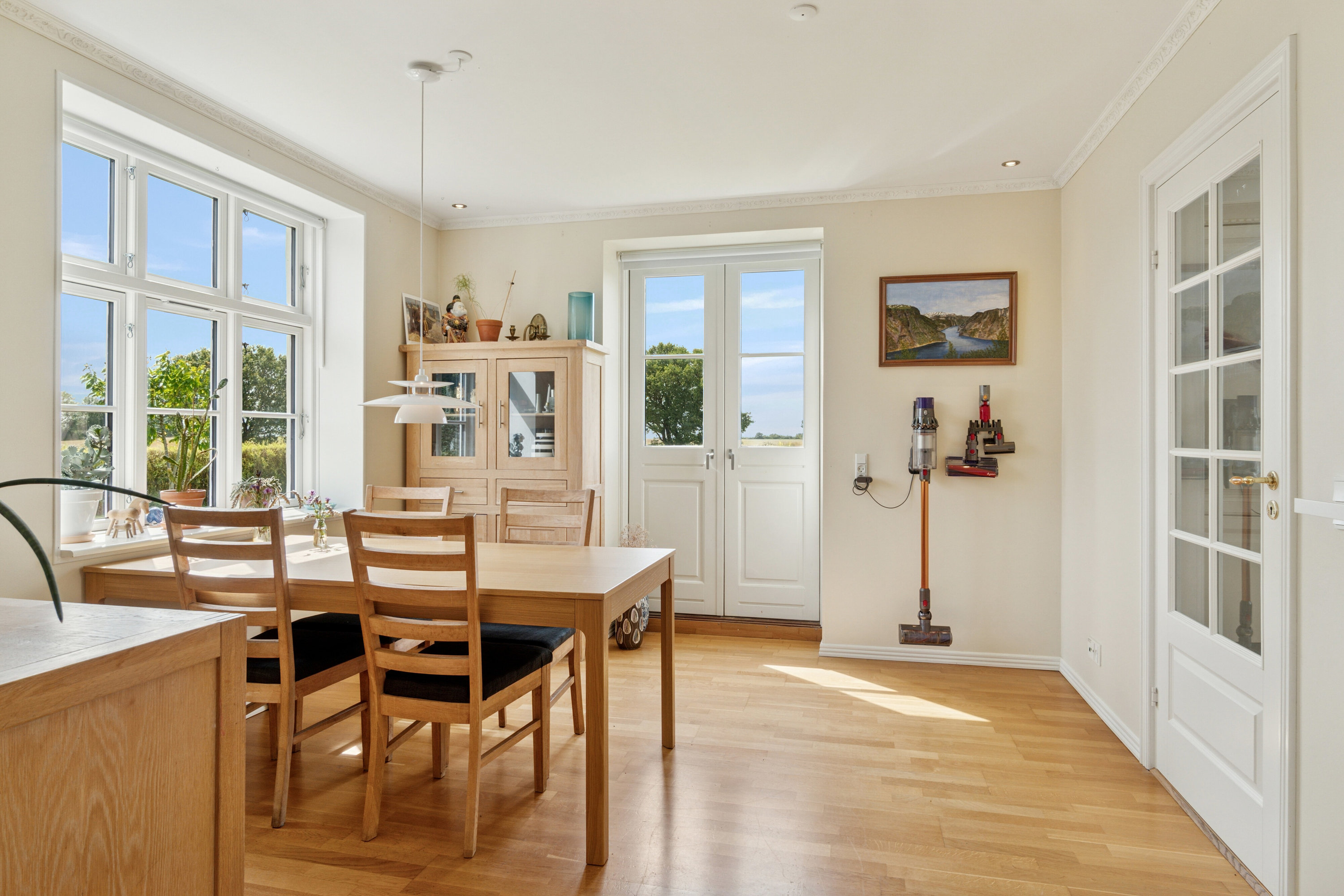 Fremhævet spisestue billede i fuldskærmstilstand. Billede af Flintemosevej 30, Bøgesø, 4700 Næstved