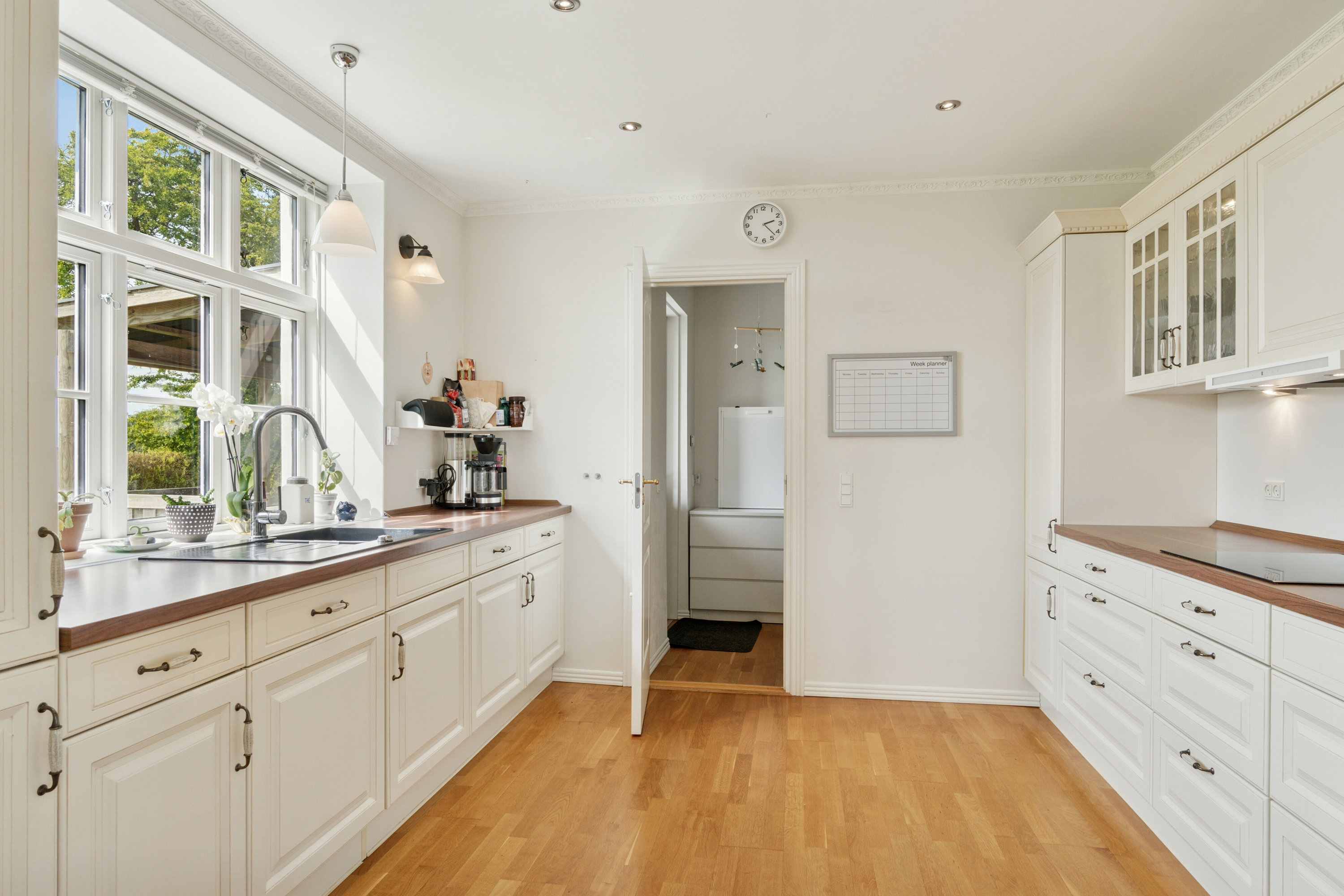 Fremhævet køkken billede i fuldskærmstilstand. Billede af Flintemosevej 30, Bøgesø, 4700 Næstved