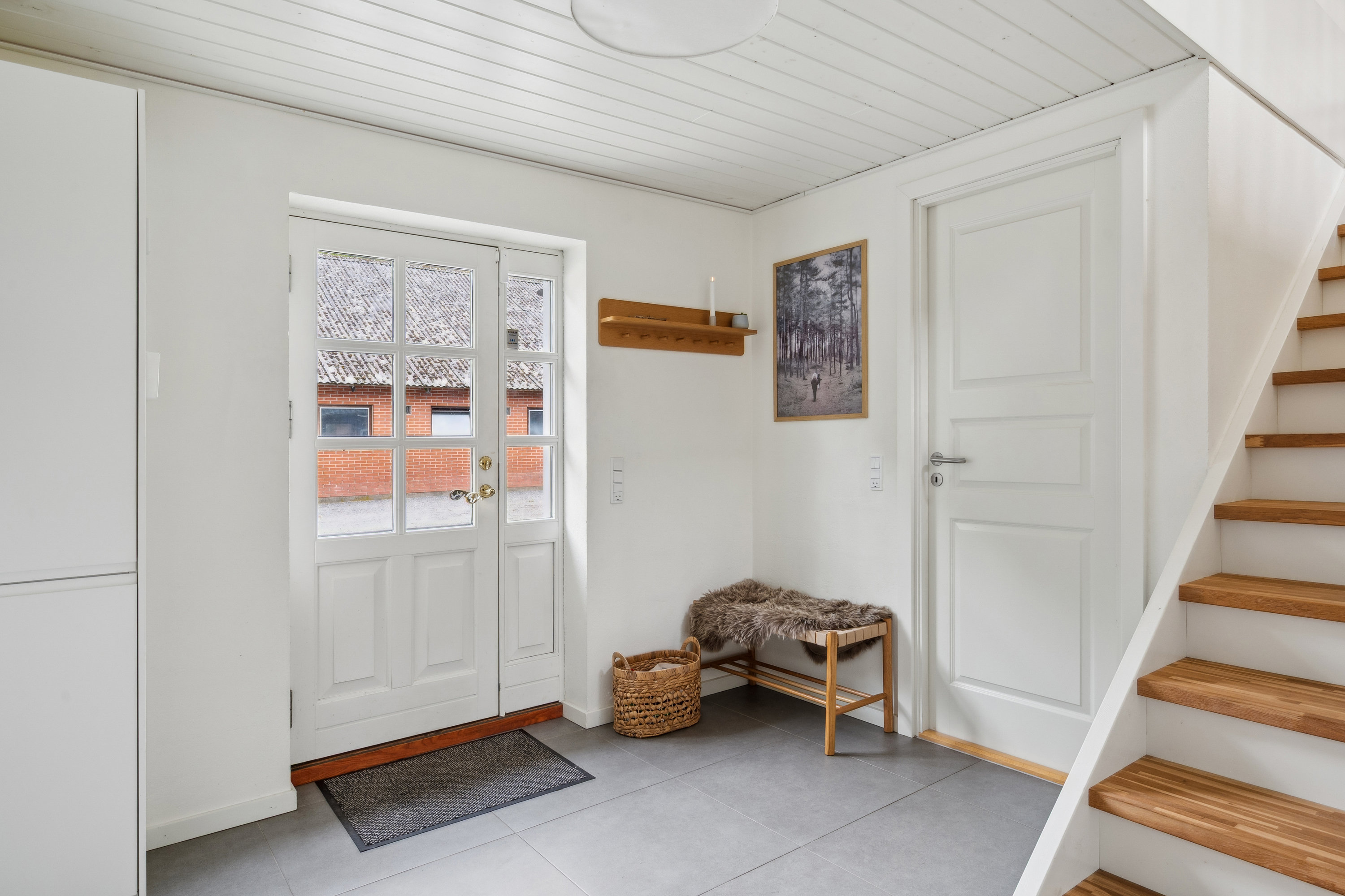 Fremhævet entré billede i fuldskærmstilstand. Billede af Sandballevej 92, Grundfør, 8382 Hinnerup