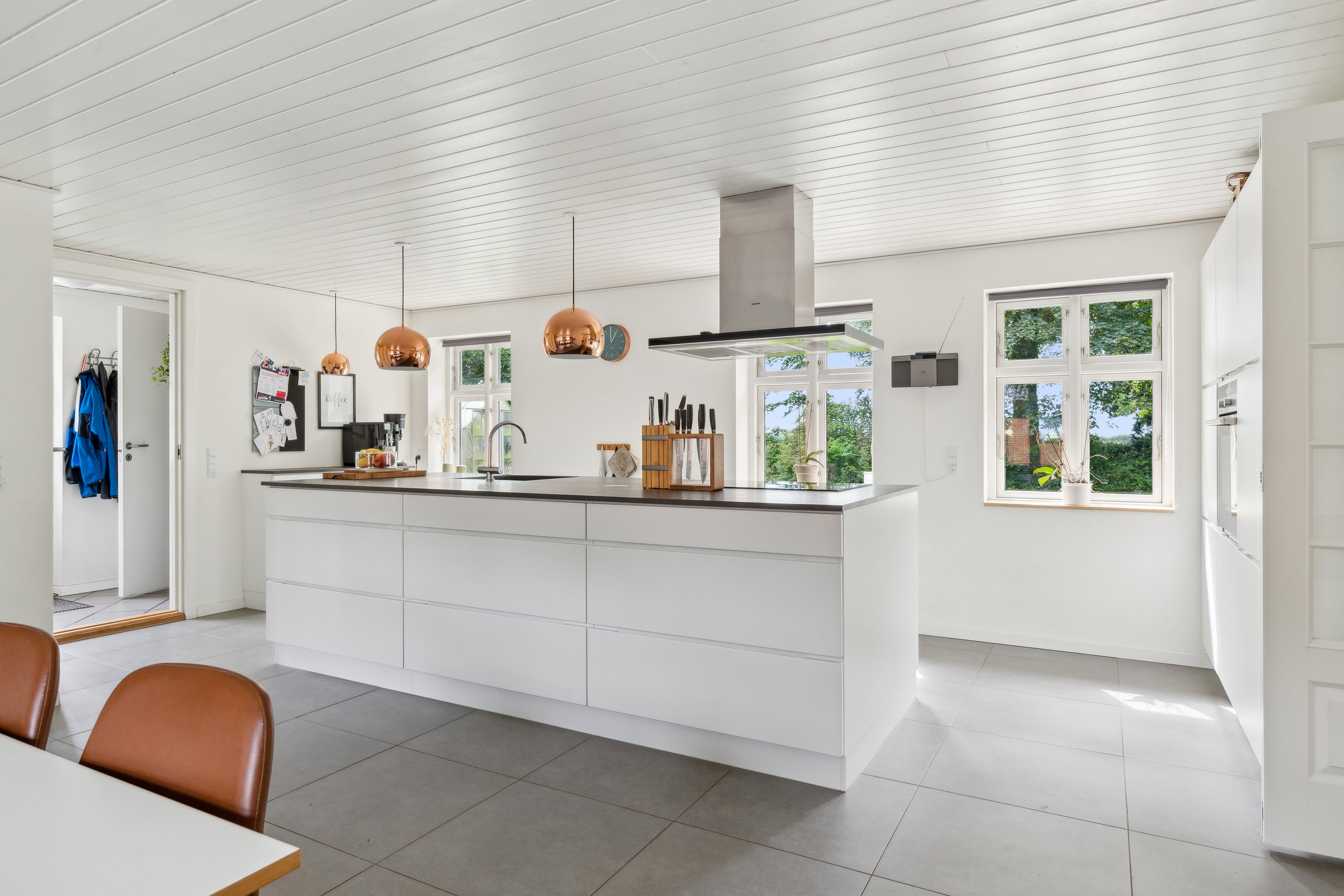 Fremhævet køkken billede i fuldskærmstilstand. Billede af Sandballevej 92, Grundfør, 8382 Hinnerup