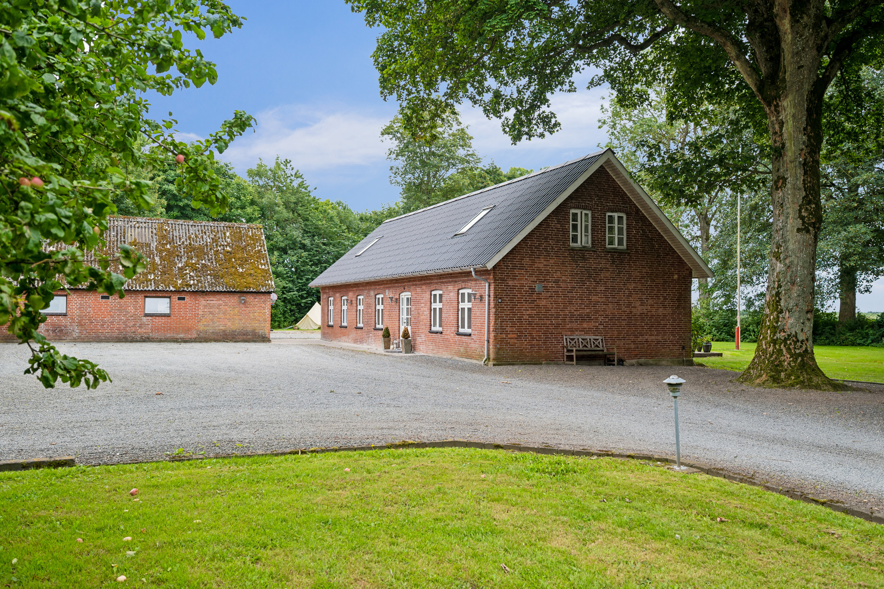 Fremhævet ejendom 1 billede i fuldskærmstilstand. Billede af Sandballevej 92, Grundfør, 8382 Hinnerup