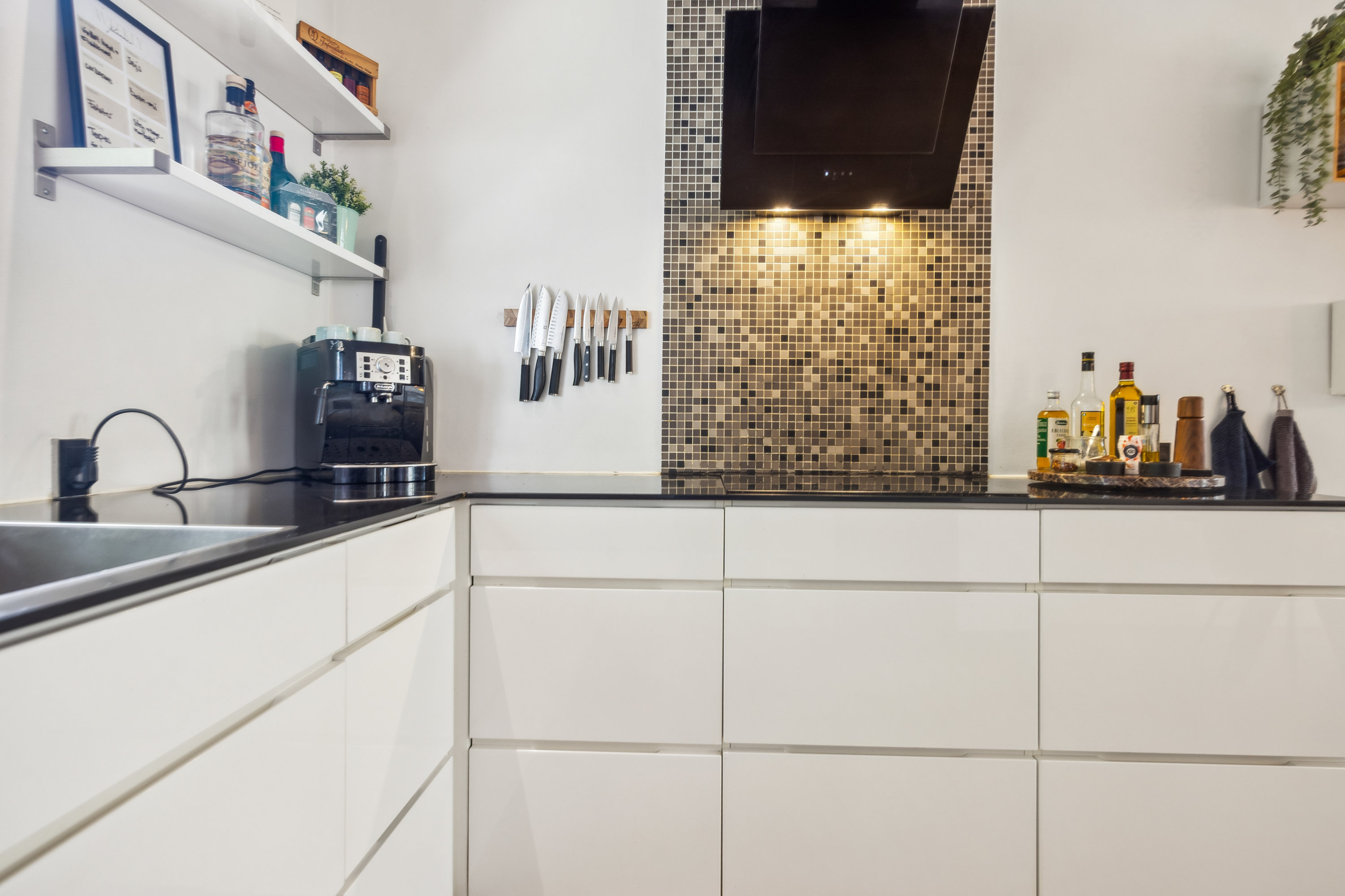 Fremhævet køkken billede i fuldskærmstilstand. Billede af Ellebæk 22, 9400 Nørresundby