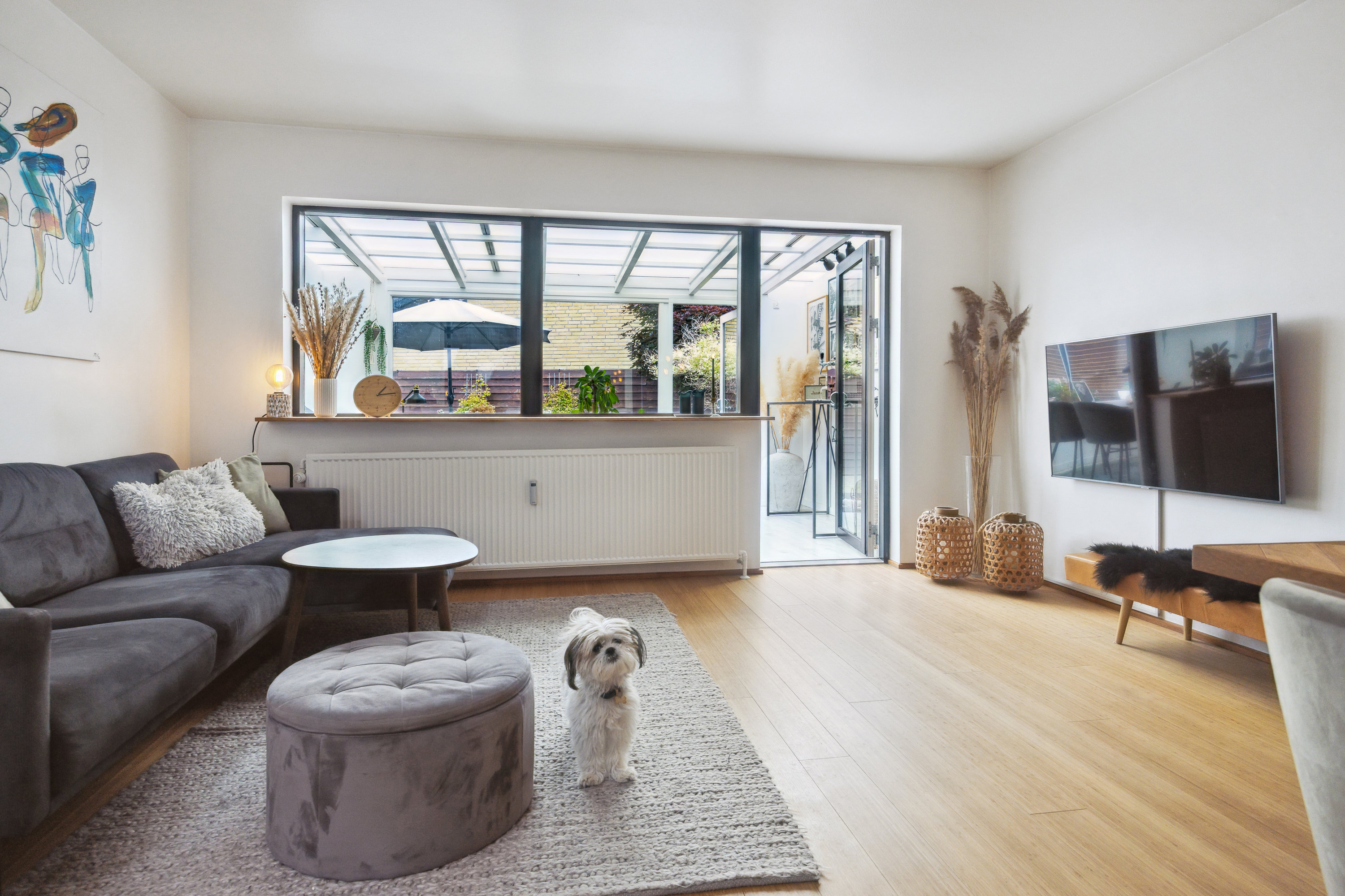 Fremhævet stue billede i fuldskærmstilstand. Billede af Ellebæk 22, 9400 Nørresundby