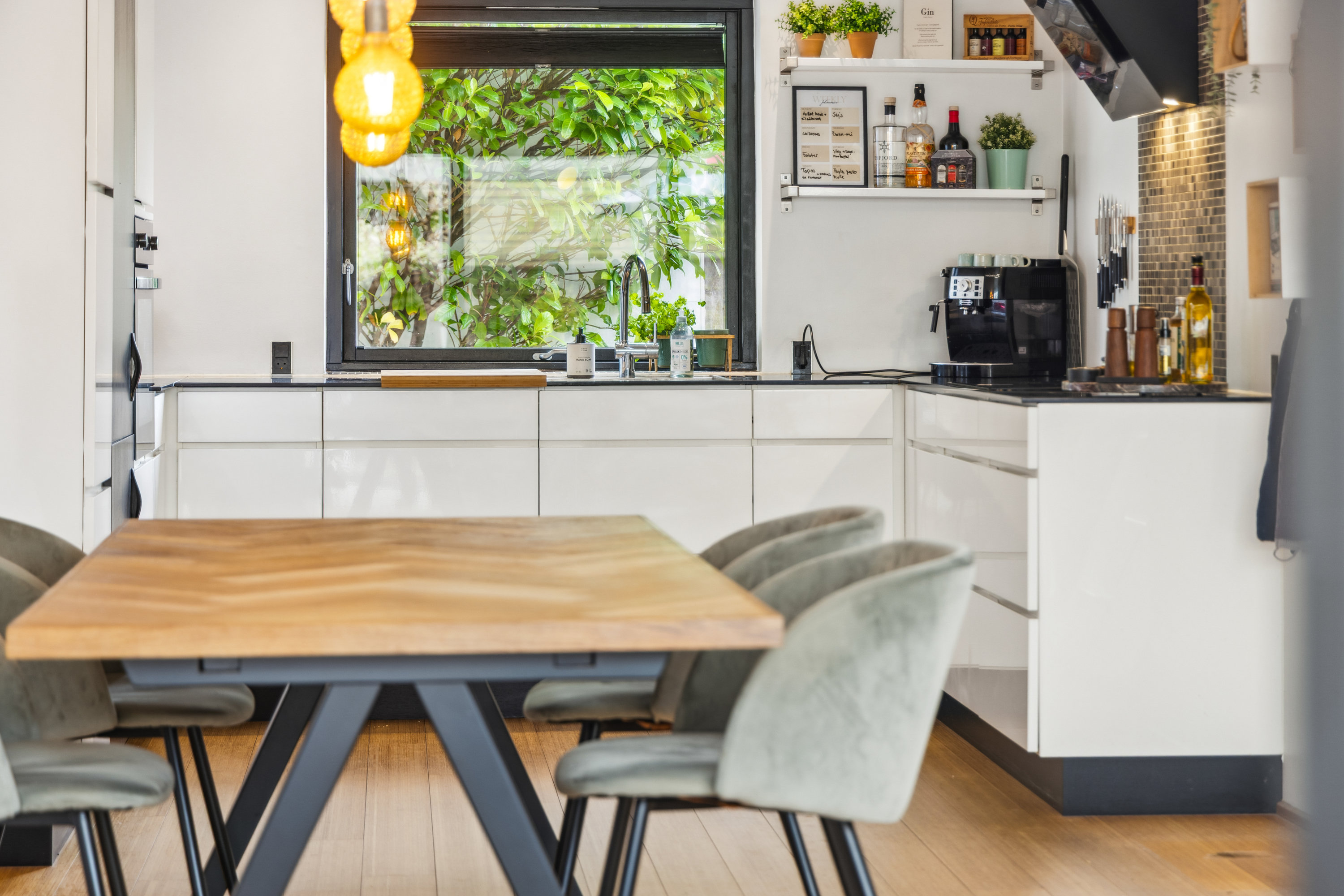 Fremhævet køkken billede i fuldskærmstilstand. Billede af Ellebæk 22, 9400 Nørresundby