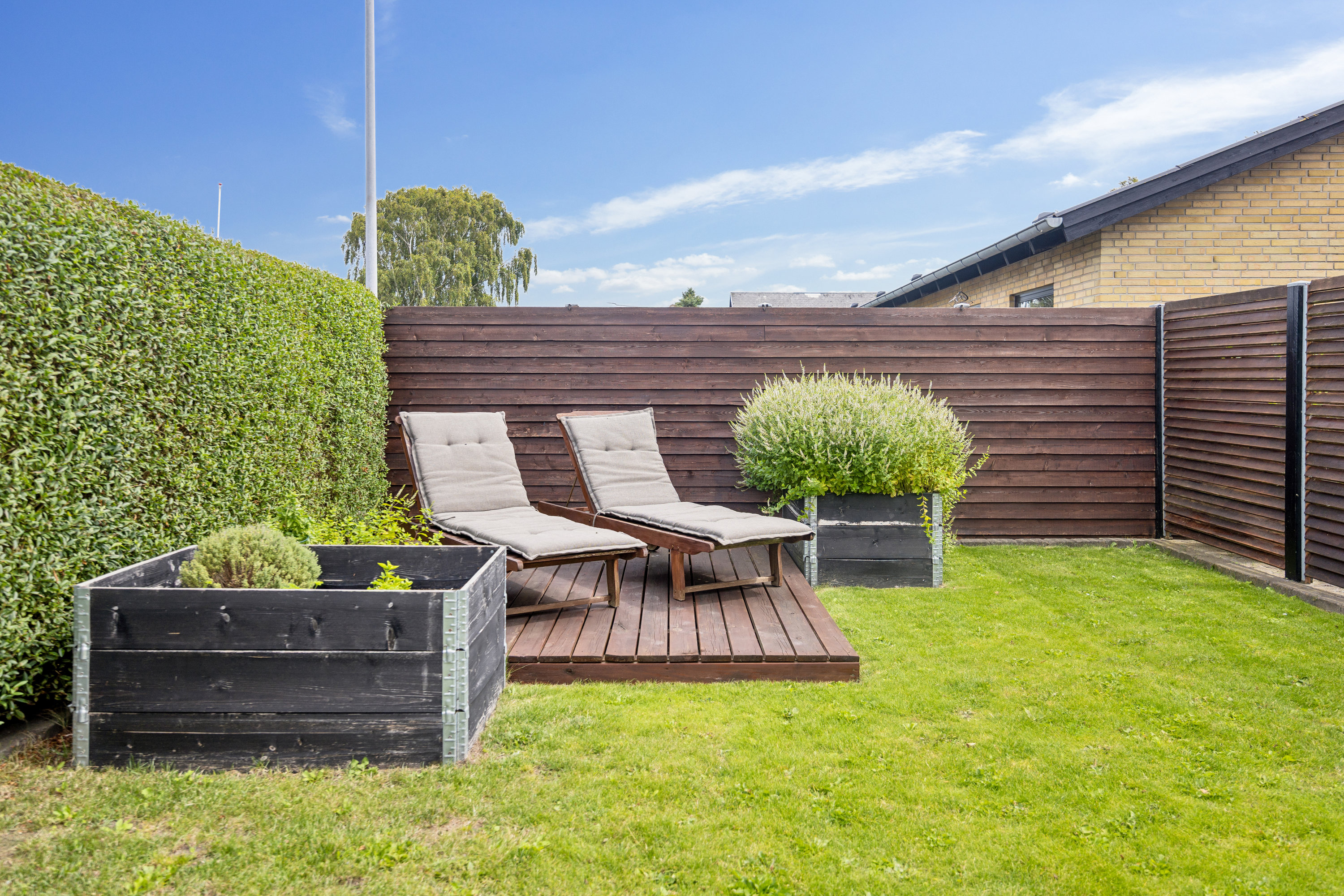 Fremhævet have billede i fuldskærmstilstand. Billede af Ellebæk 22, 9400 Nørresundby