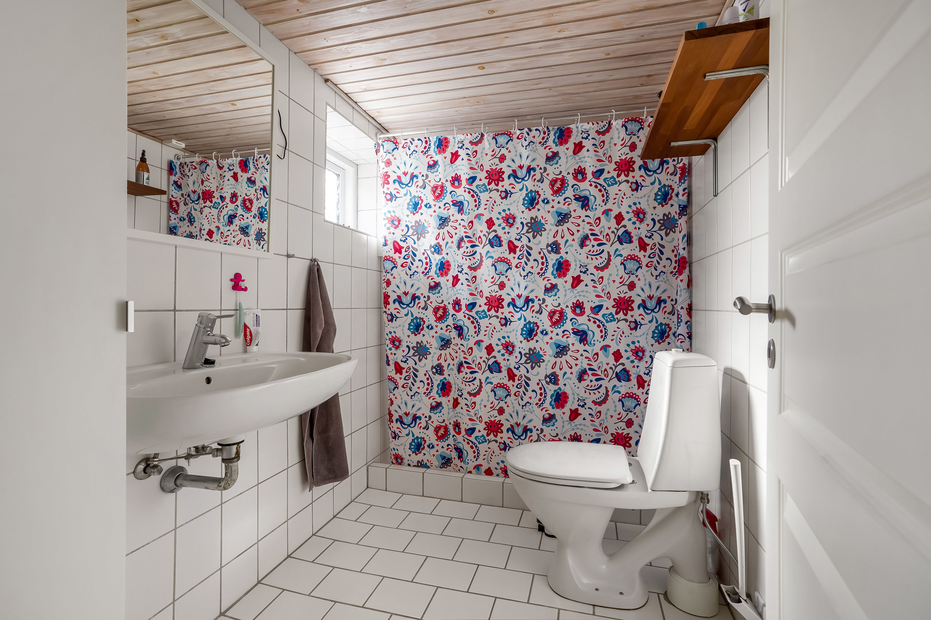 Fremhævet badeværelse billede i fuldskærmstilstand. Billede af Vinkelvej 10, 8740 Brædstrup