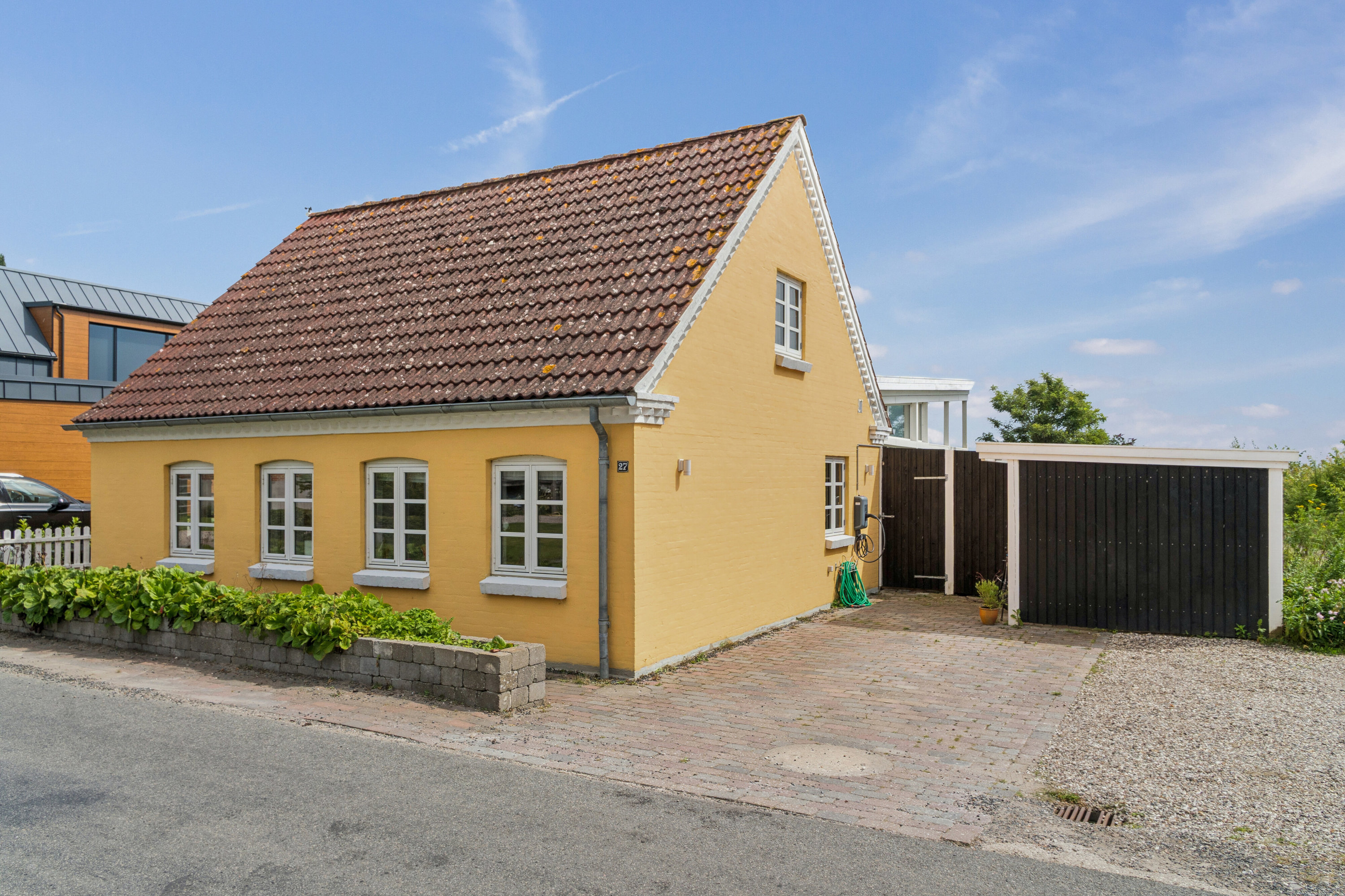 Fremhævet set fra vejen billede i fuldskærmstilstand. Billede af Kystvej 27, Lundeborg, 5874 Hesselager