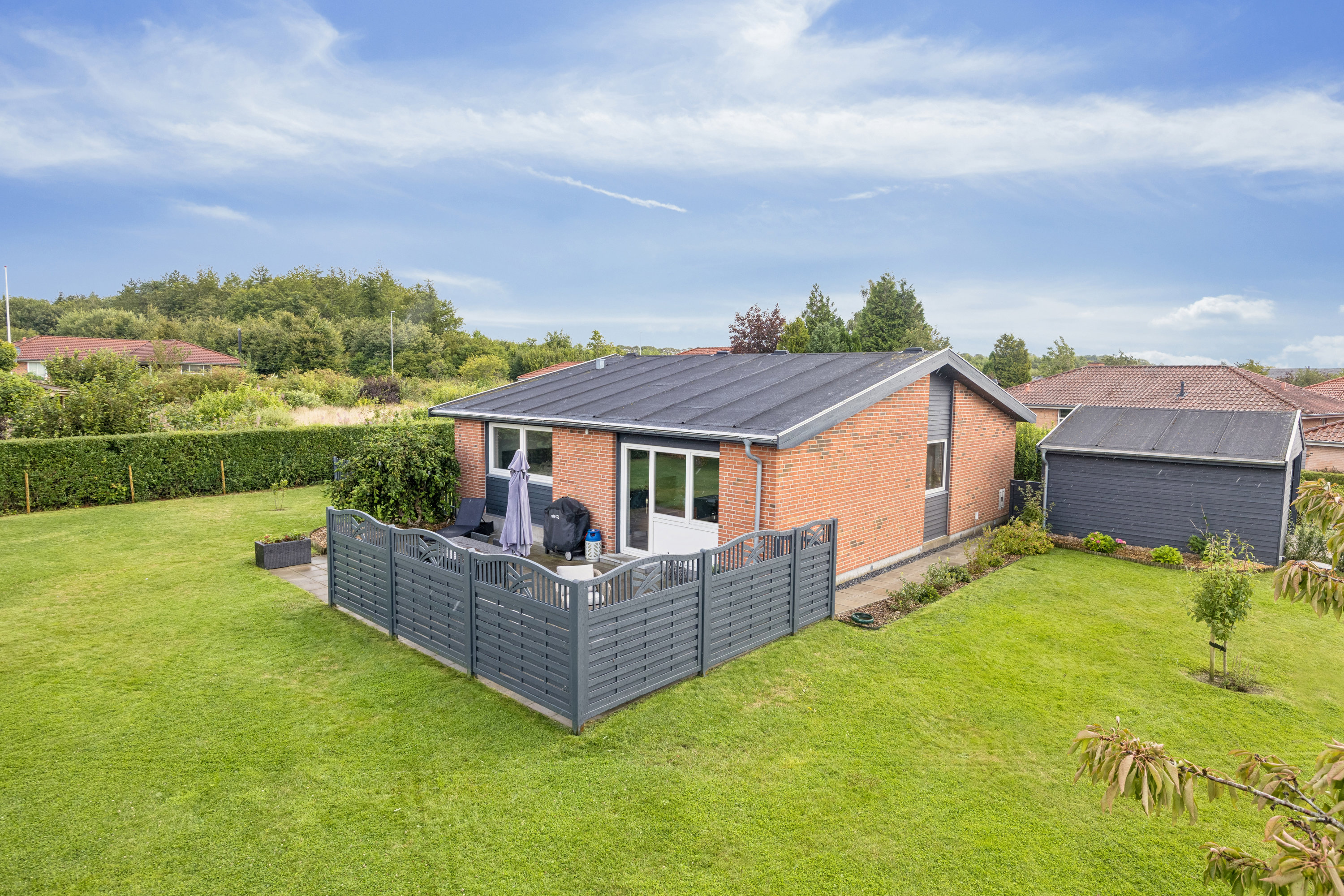 Fremhævet ejendom billede i fuldskærmstilstand. Billede af Granvænget 16, 8990 Fårup