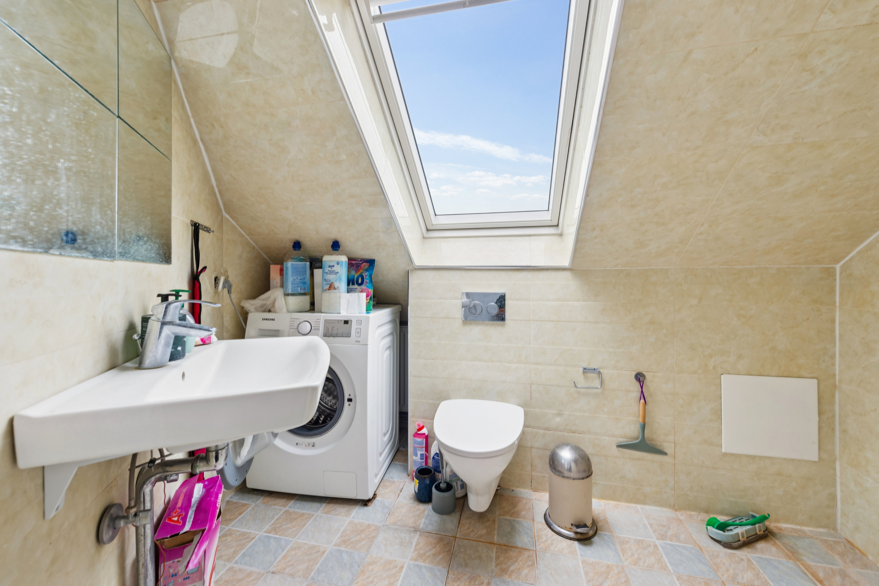 Fremhævet badeværelse, 1.sal billede i fuldskærmstilstand. Billede af Husumvej 29, 2700 Brønshøj