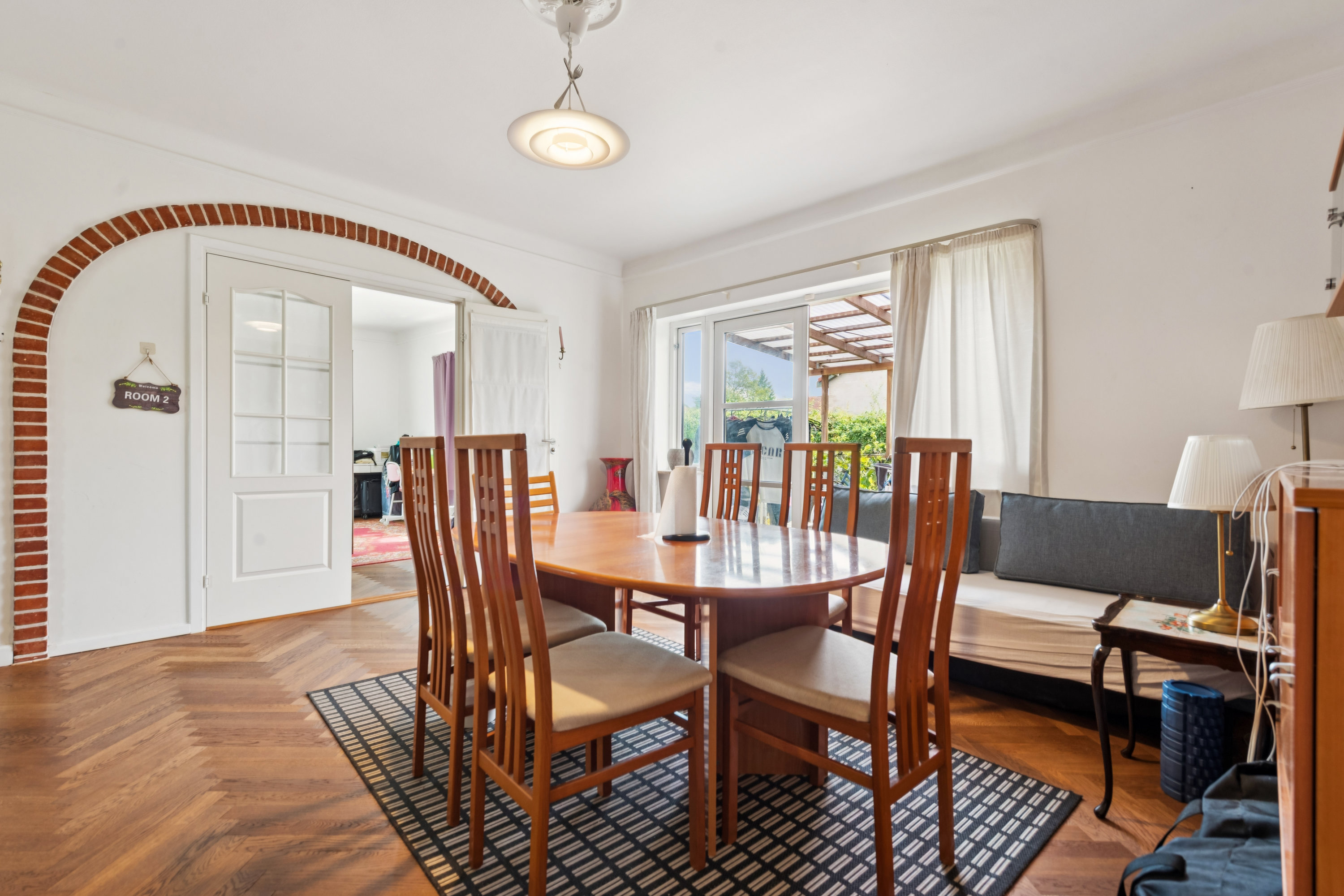 Fremhævet spisestue/stuen billede i fuldskærmstilstand. Billede af Husumvej 29, 2700 Brønshøj