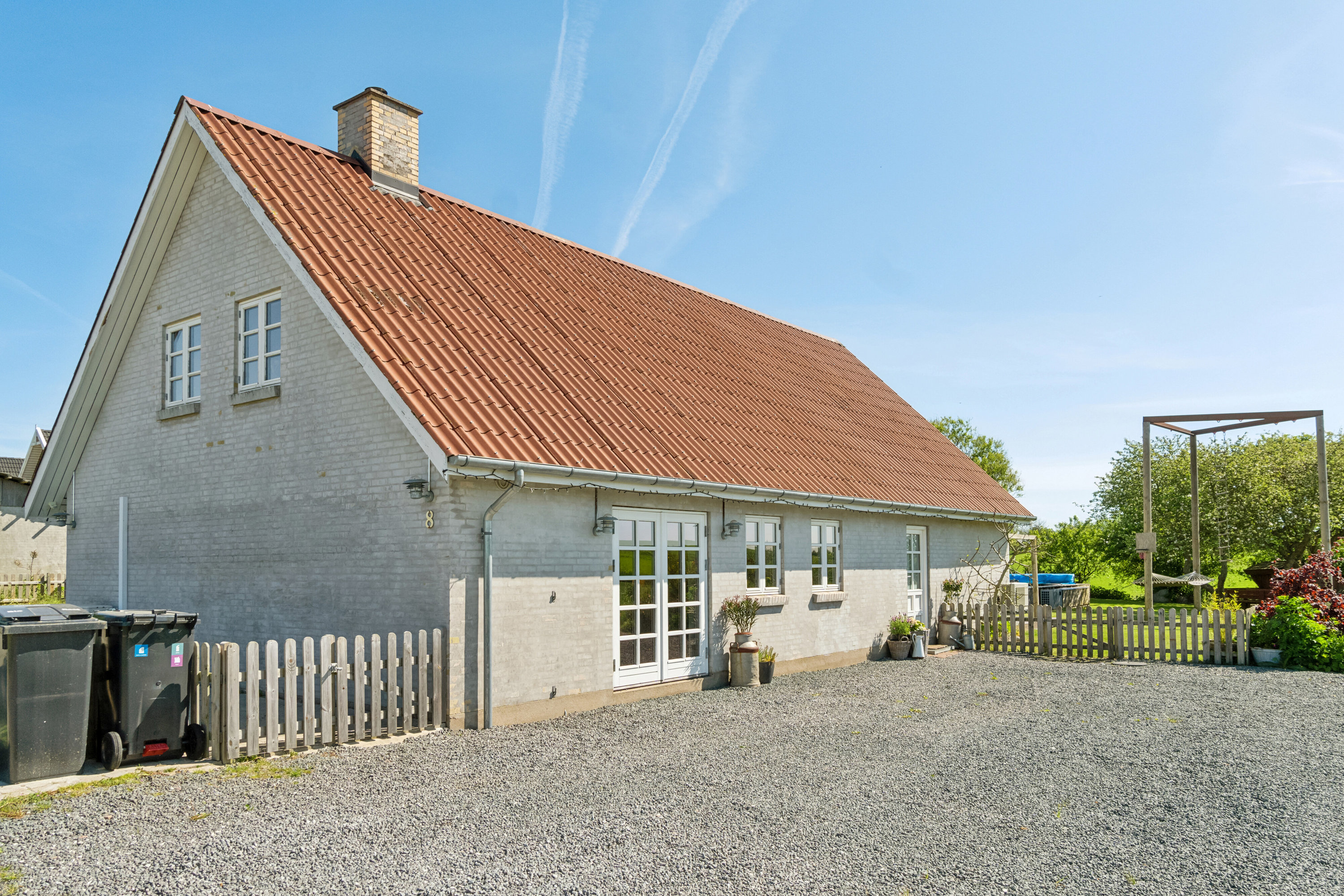 Fremhævet set fra vejen billede i fuldskærmstilstand. Billede af Aldersrovej 8, Værslev, 4400 Kalundborg