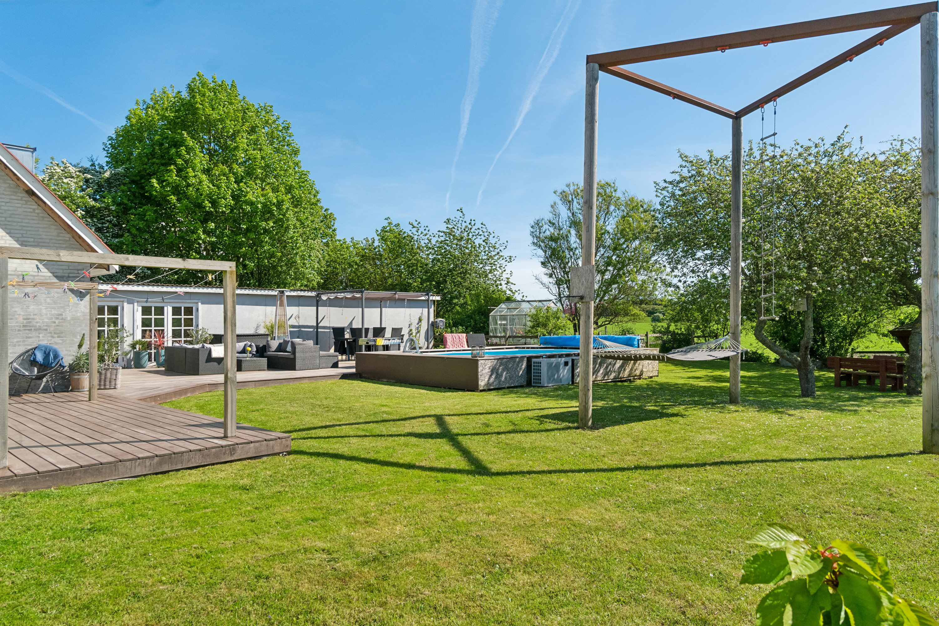 Fremhævet udendørs billede i fuldskærmstilstand. Billede af Aldersrovej 8, Værslev, 4400 Kalundborg