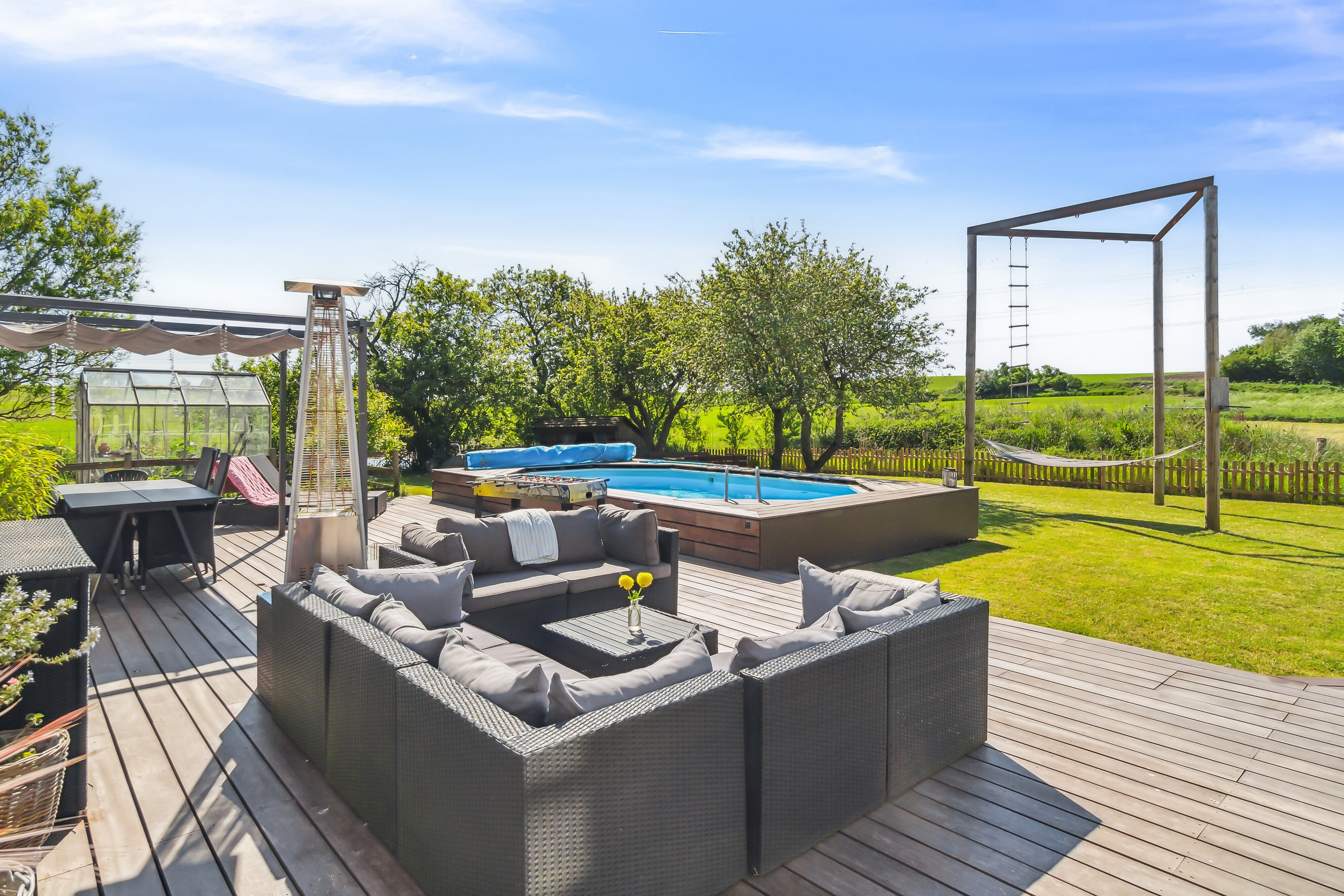 Fremhævet terrasse billede i fuldskærmstilstand. Billede af Aldersrovej 8, Værslev, 4400 Kalundborg