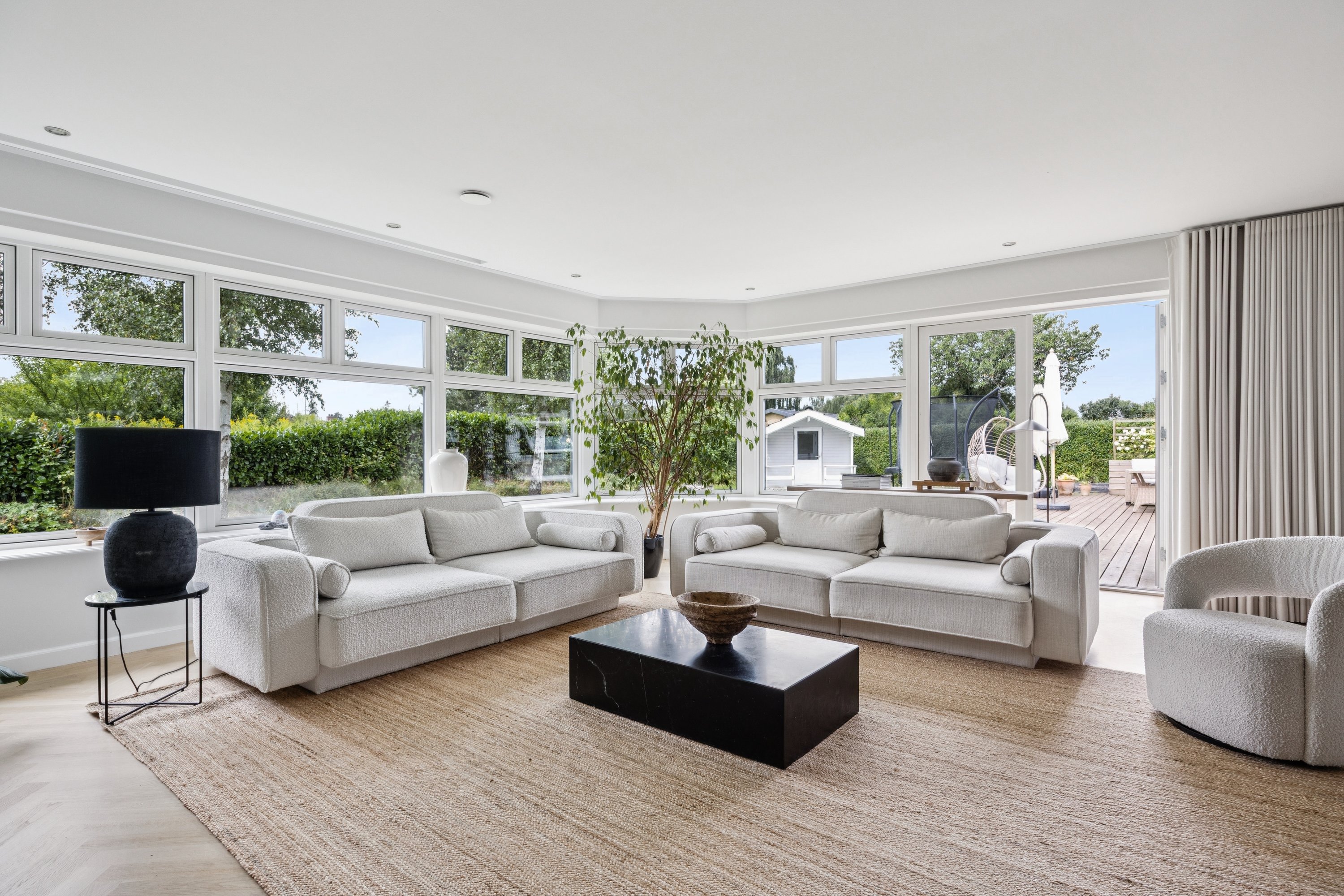 Fremhævet stue billede i fuldskærmstilstand. Billede af Åstræde 19, Strøby Egede, 4600 Køge