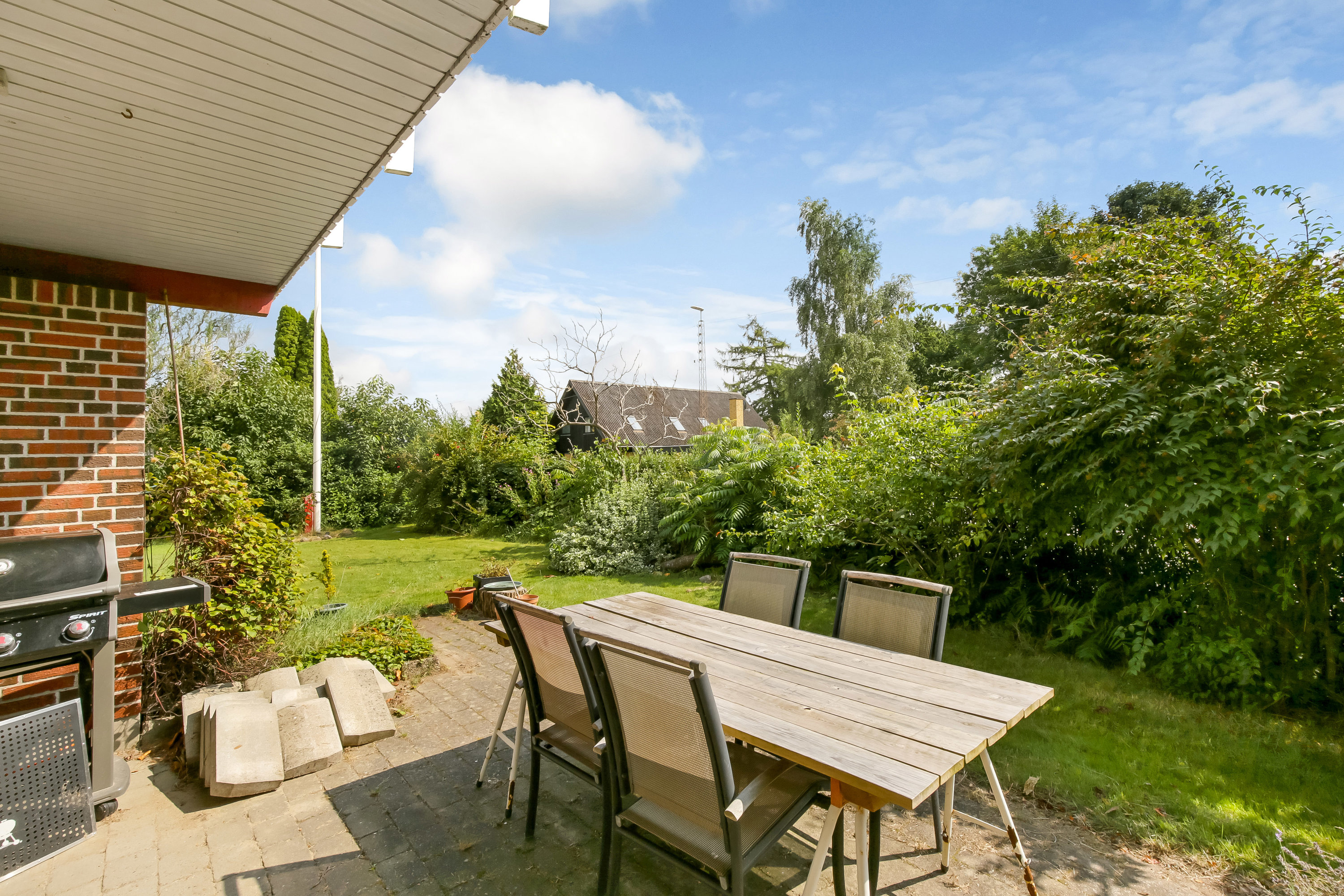 Fremhævet terrasse billede i fuldskærmstilstand. Billede af Poppelvej 42, 8550 Ryomgård