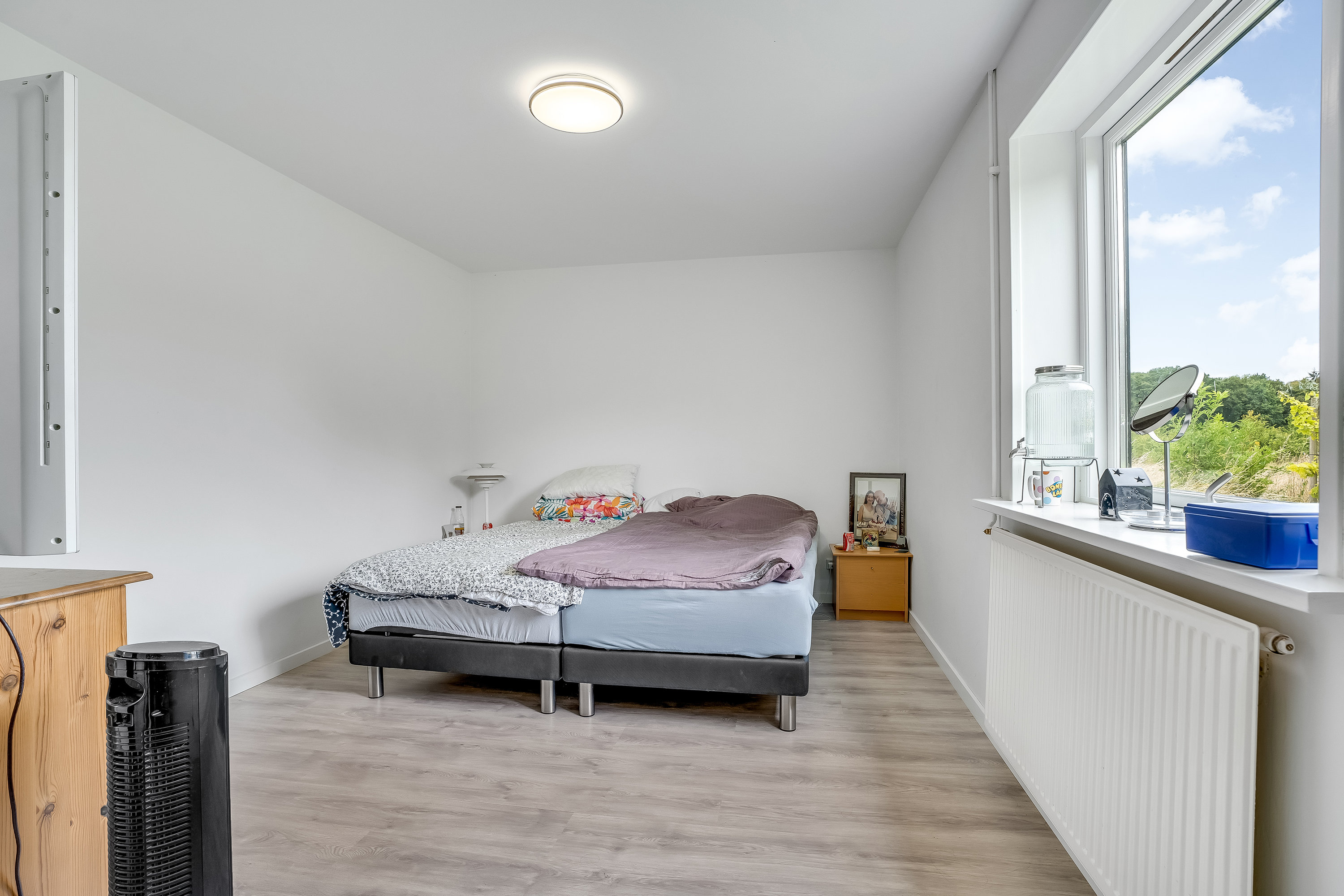 Fremhævet soveværelse billede i fuldskærmstilstand. Billede af Skovvej 5, 4960 Holeby