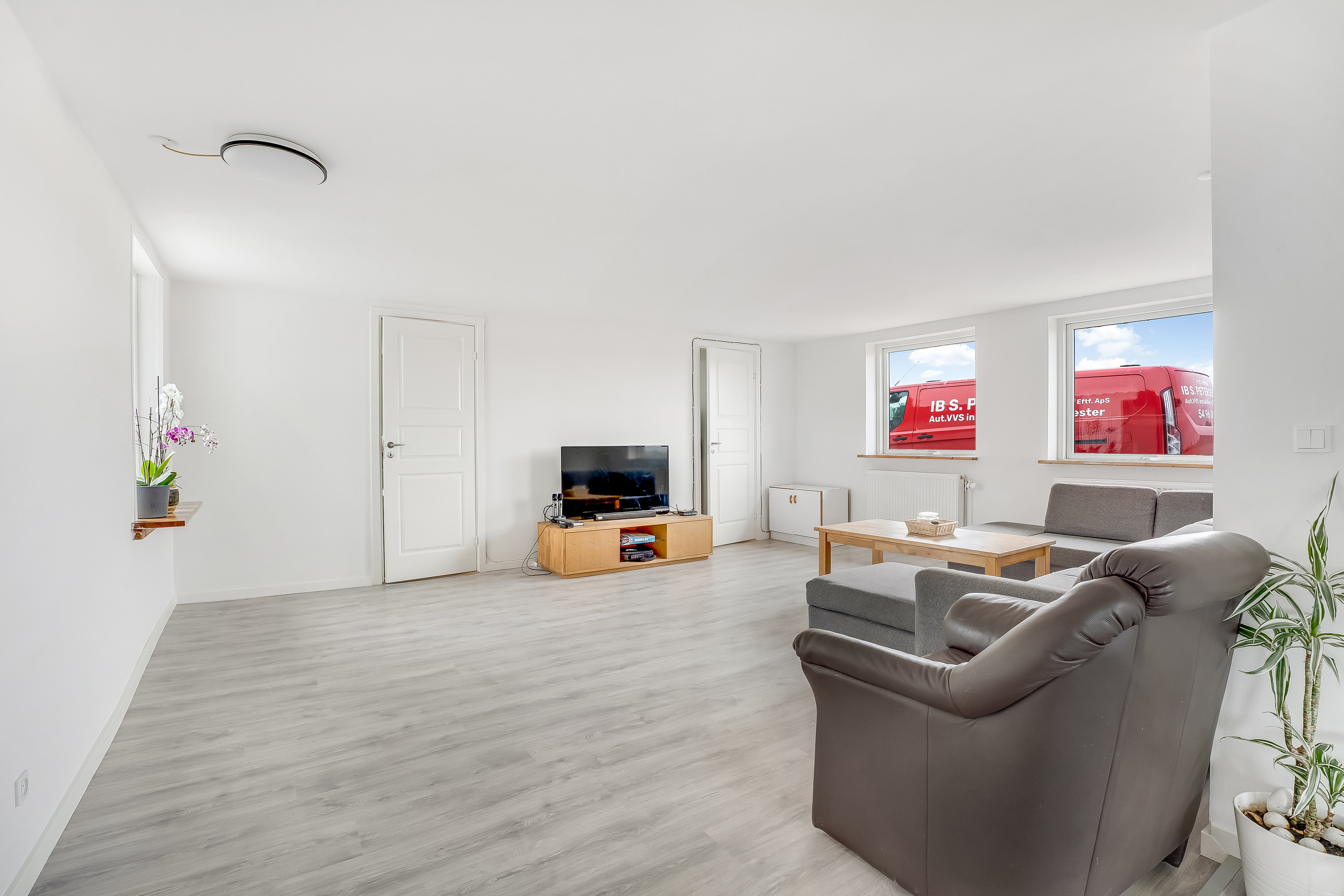 Fremhævet stue billede i fuldskærmstilstand. Billede af Skovvej 5, 4960 Holeby