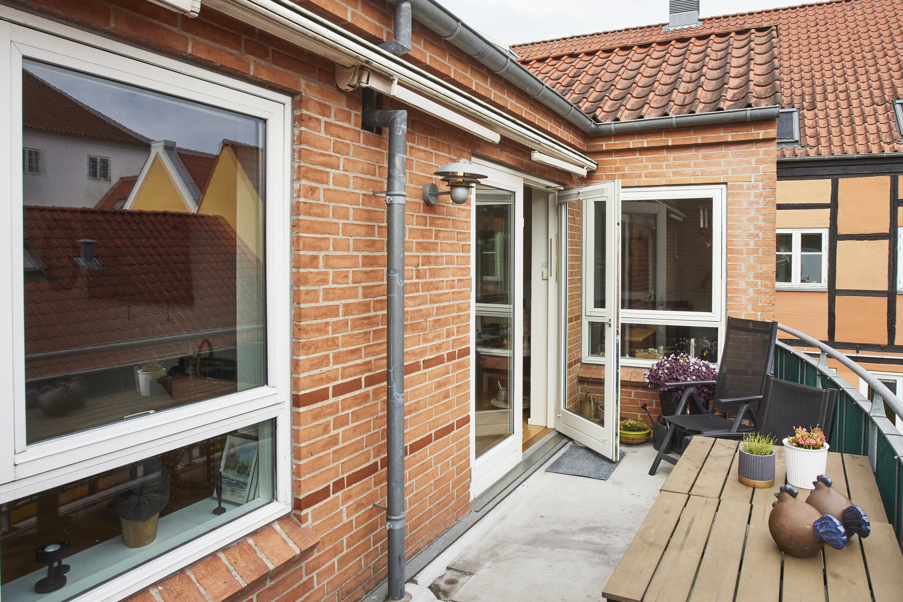 Fremhævet altan billede i fuldskærmstilstand. Billede af Lillesøvej 21, 1. 6., 8660 Skanderborg