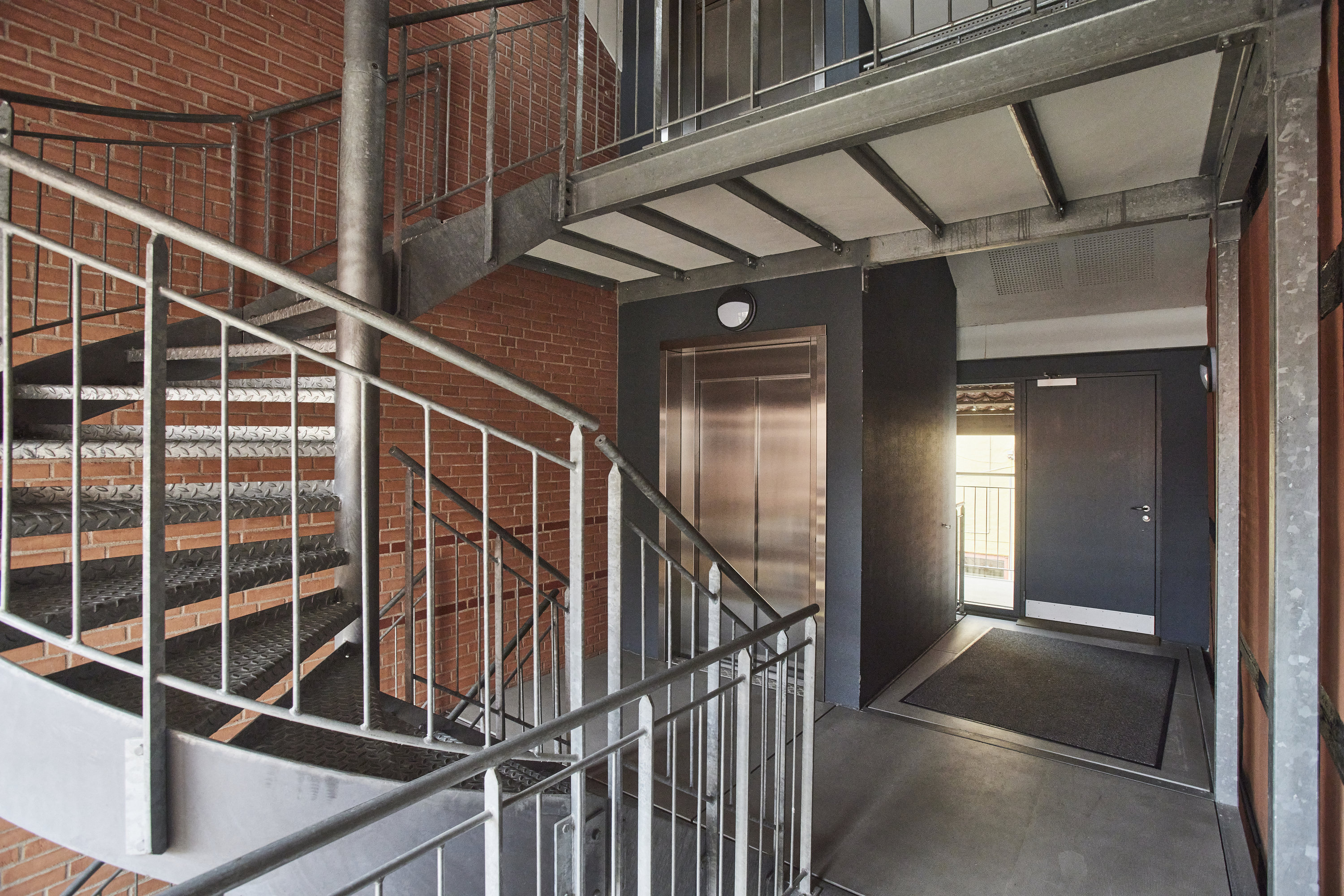 Fremhævet opgang billede i fuldskærmstilstand. Billede af Lillesøvej 21, 1. 6., 8660 Skanderborg