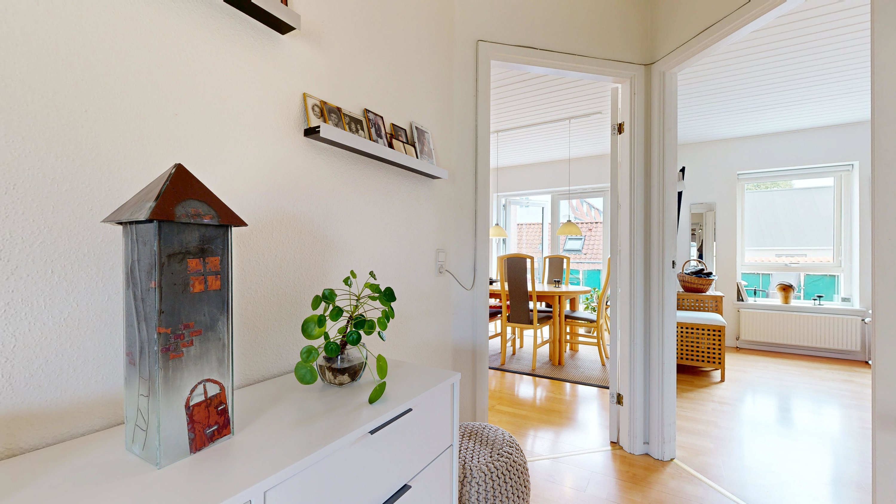 Fremhævet entré billede i fuldskærmstilstand. Billede af Lillesøvej 21, 1. 6., 8660 Skanderborg