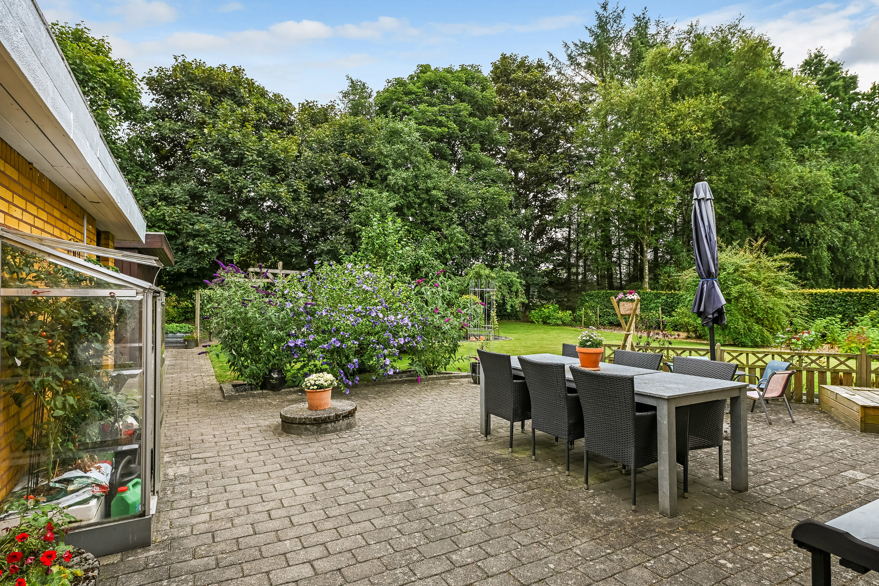 Fremhævet terrasse billede i fuldskærmstilstand. Billede af Langgade 49, Donslund, 7250 Hejnsvig