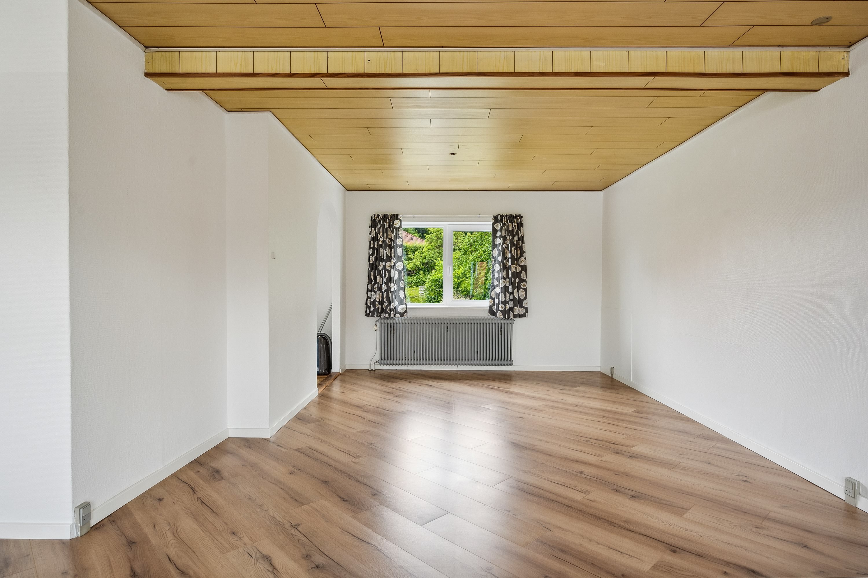 Fremhævet stue billede i fuldskærmstilstand. Billede af Aldershøjvej 28, 9800 Hjørring