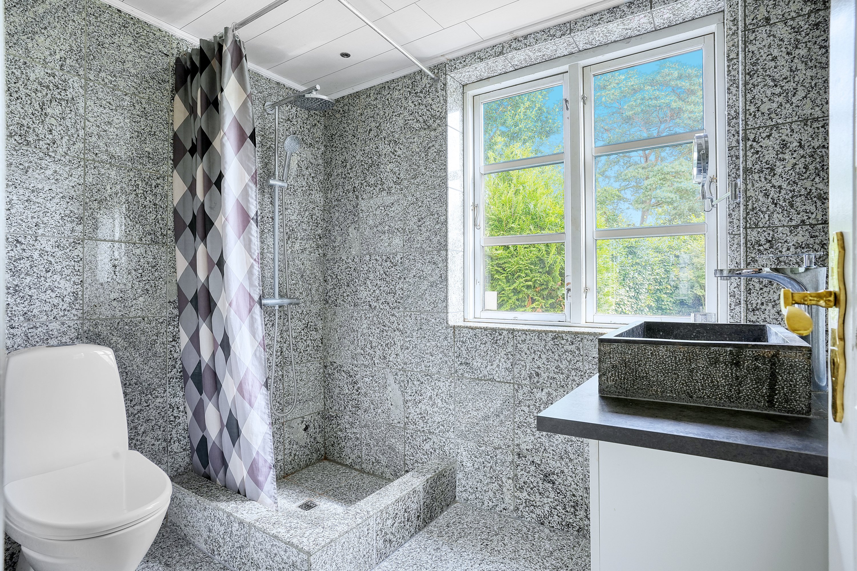 Fremhævet badeværelse billede i fuldskærmstilstand. Billede af Ventegodtsvej 5, Kildekrog, 3100 Hornbæk