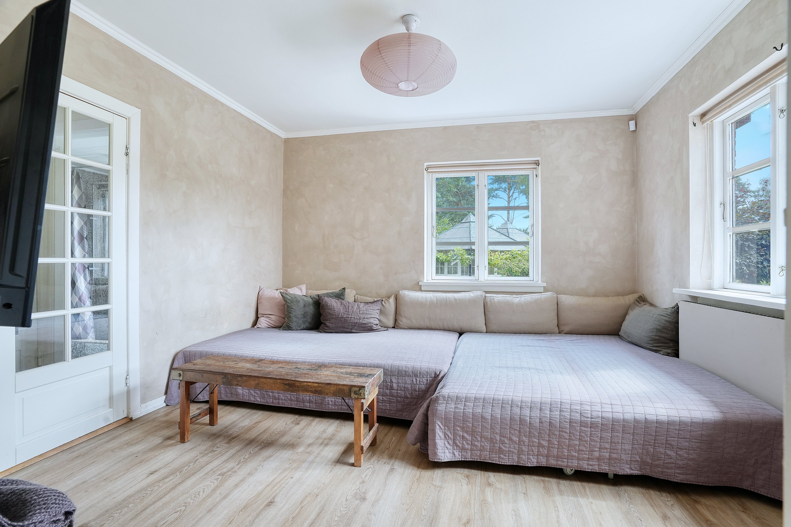 Fremhævet stue billede i fuldskærmstilstand. Billede af Ventegodtsvej 5, Kildekrog, 3100 Hornbæk