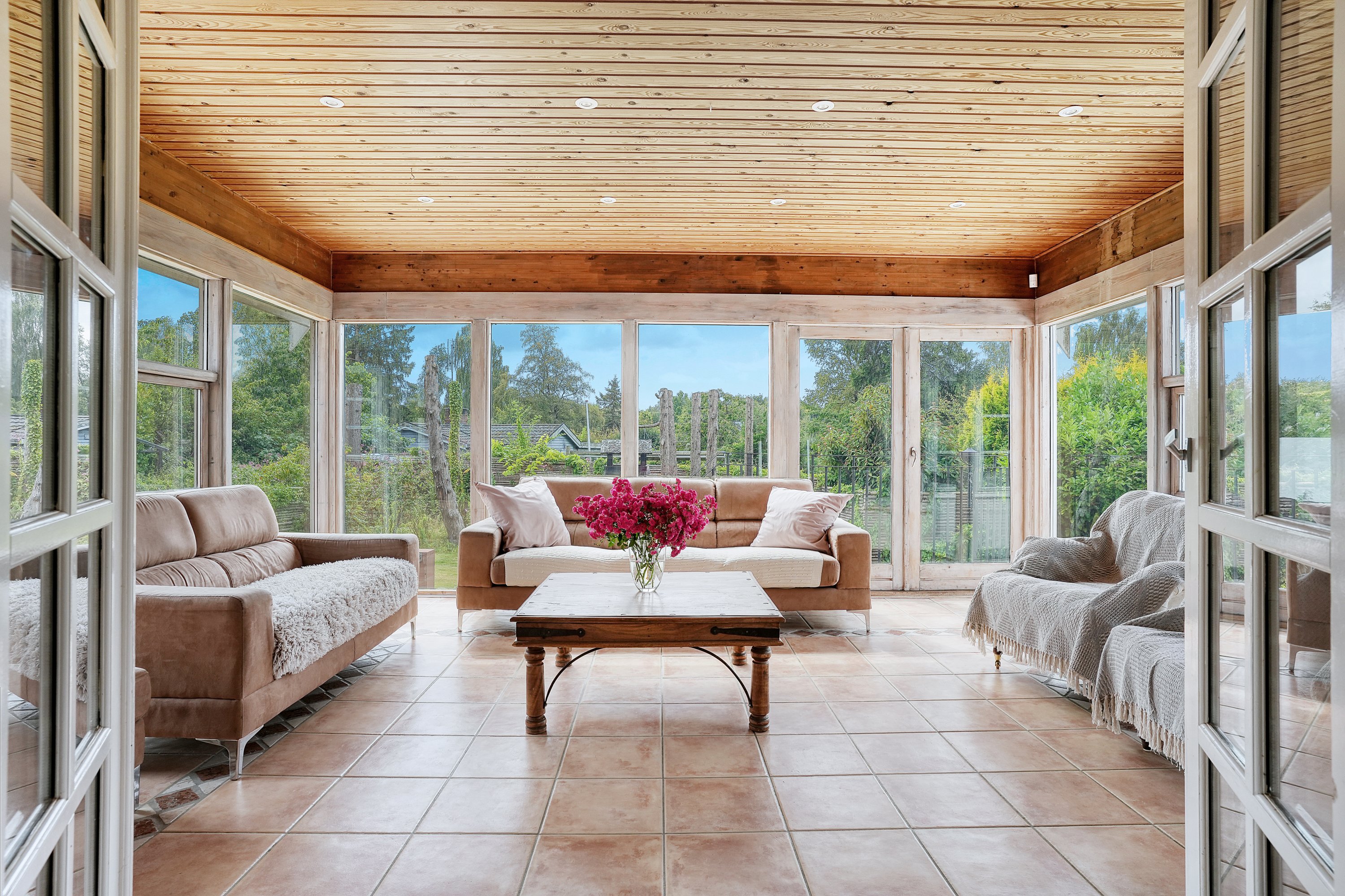 Fremhævet stue billede i fuldskærmstilstand. Billede af Ventegodtsvej 5, Kildekrog, 3100 Hornbæk