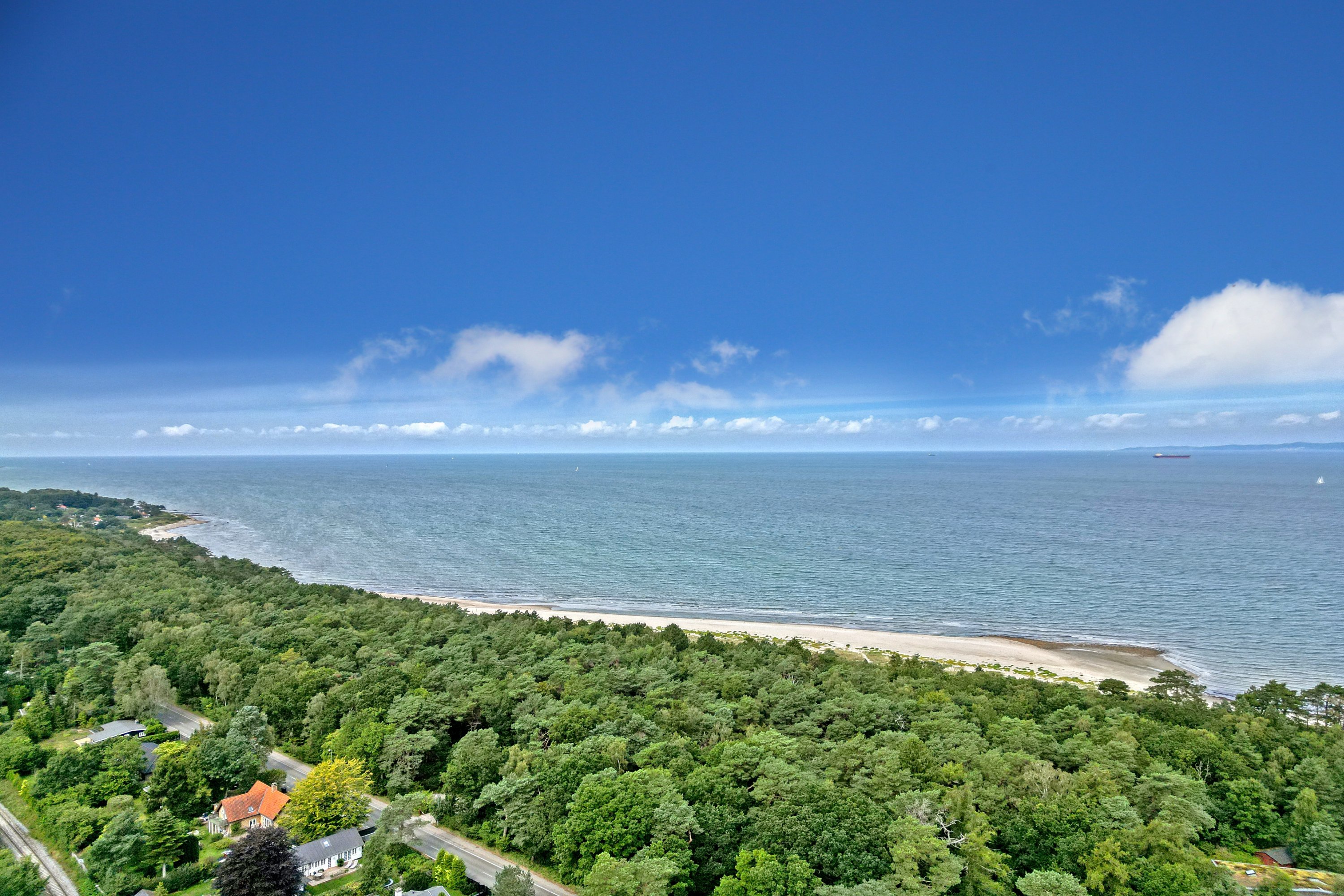 Fremhævet luftfoto billede i fuldskærmstilstand. Billede af Ventegodtsvej 5, Kildekrog, 3100 Hornbæk