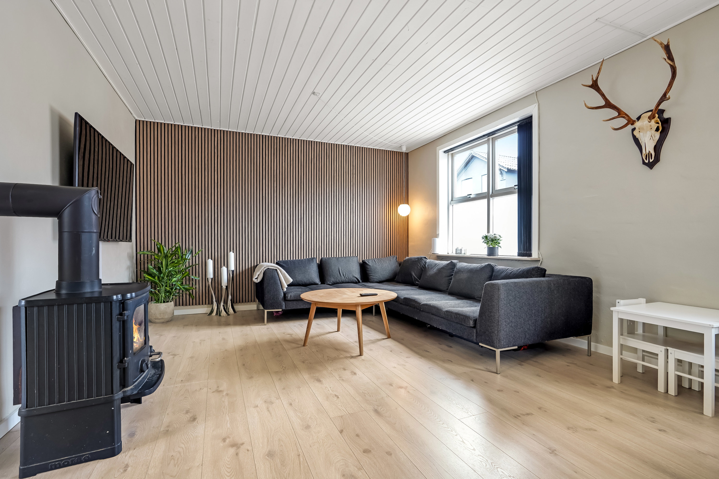 Fremhævet stue billede i fuldskærmstilstand. Billede af Søndergade 3, 7171 Uldum