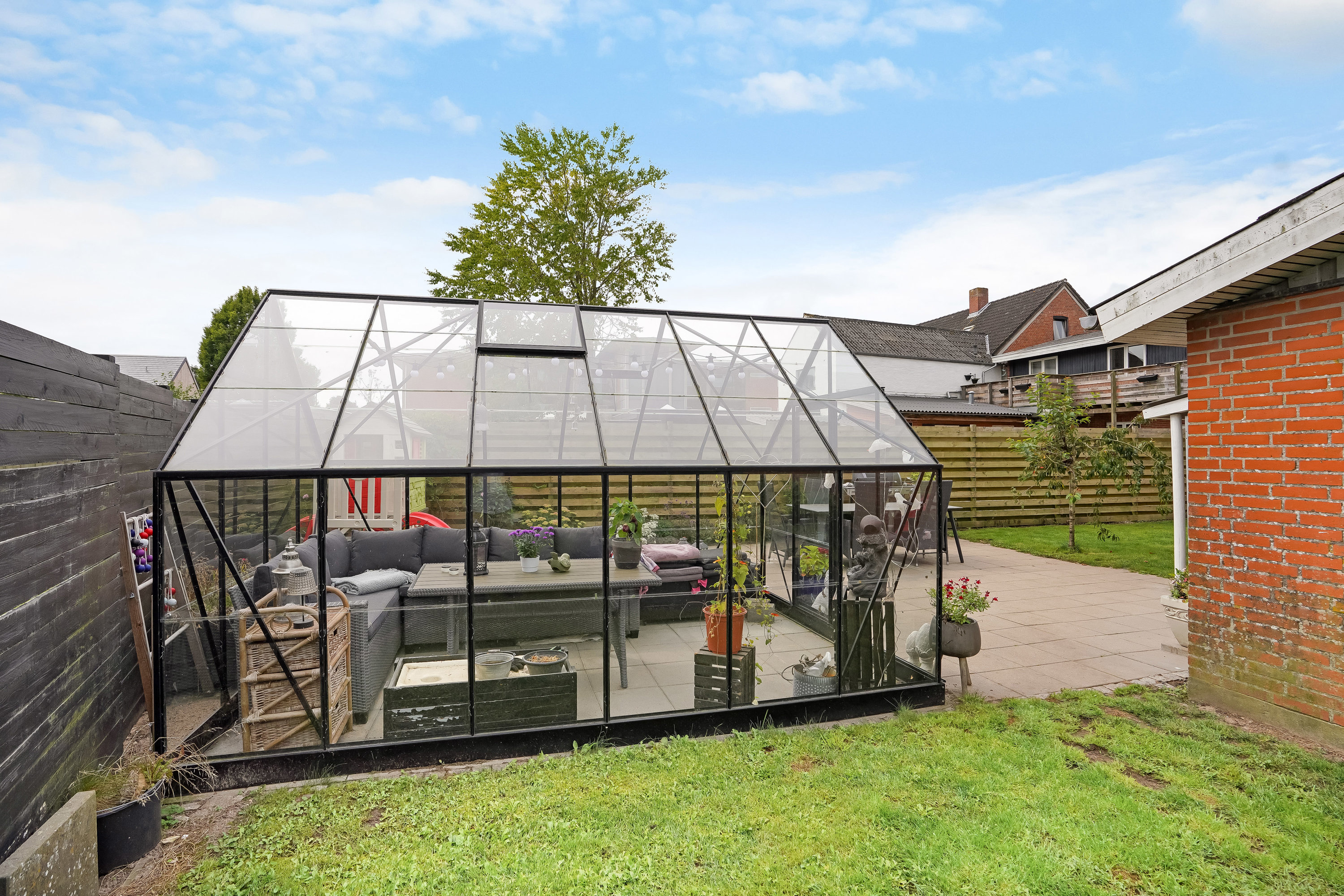 Fremhævet have billede i fuldskærmstilstand. Billede af Søndergade 3, 7171 Uldum