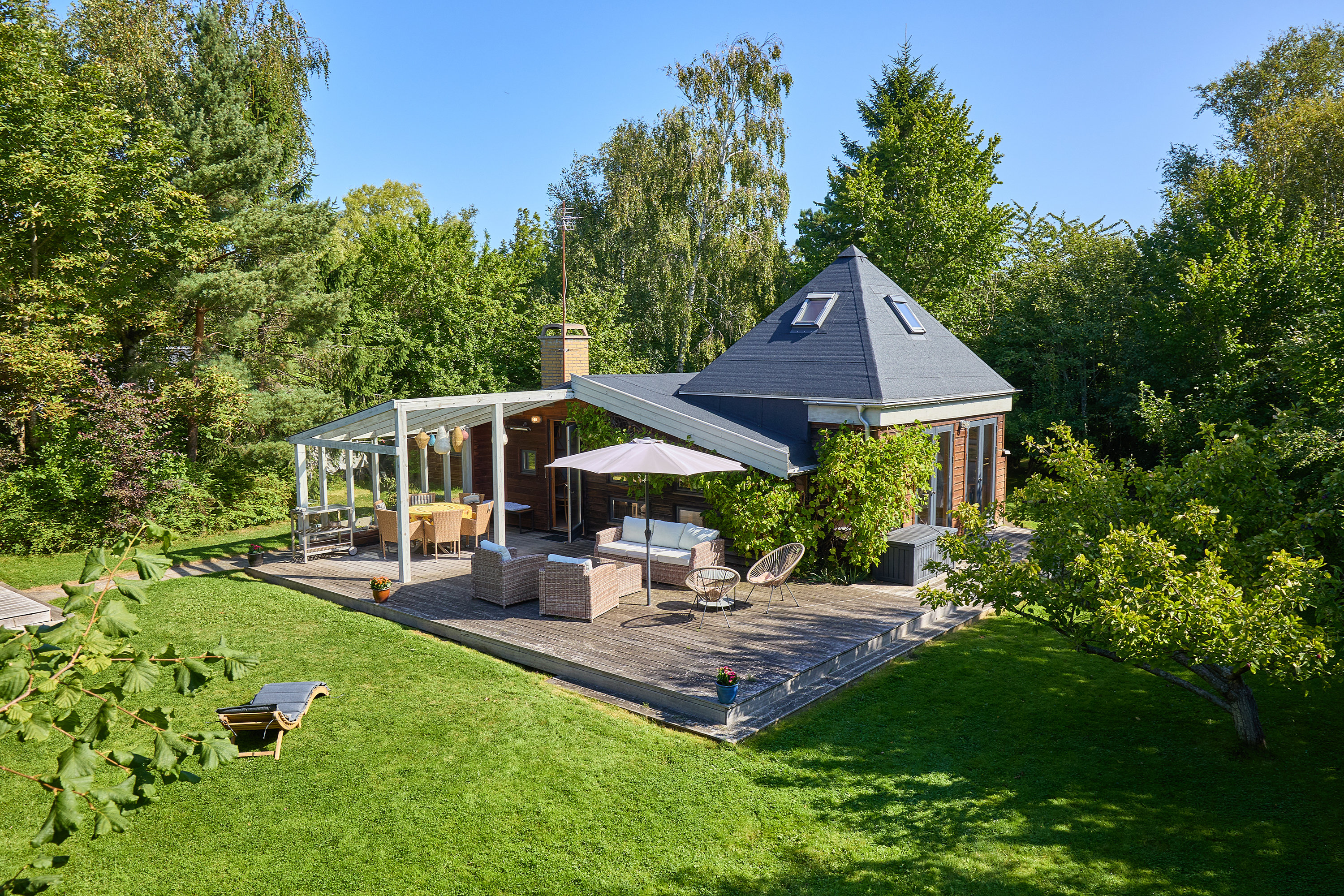 Fremhævet ejendommen billede i fuldskærmstilstand. Billede af Valmuevej 18, 3210 Vejby