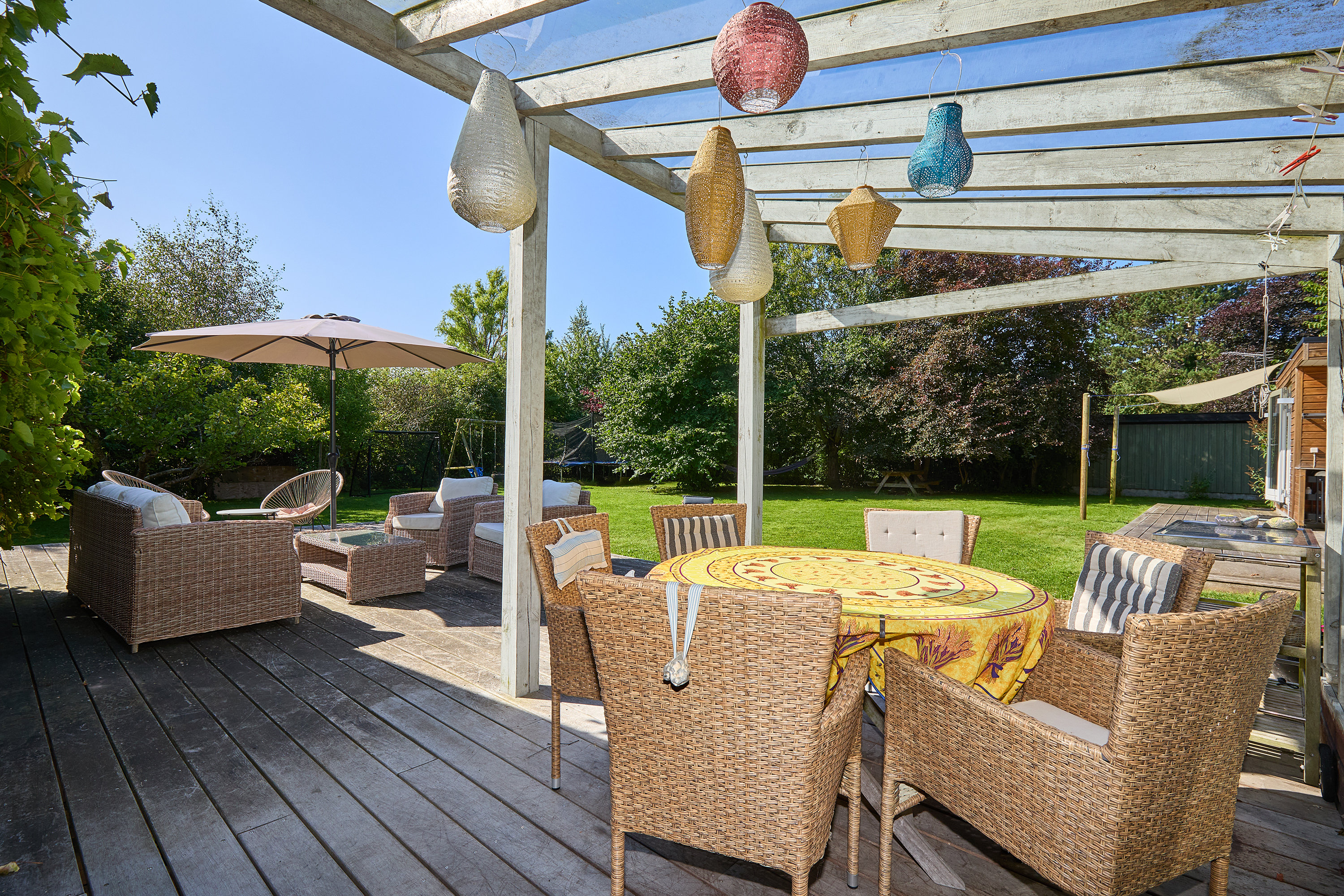 Fremhævet terrasse billede i fuldskærmstilstand. Billede af Valmuevej 18, 3210 Vejby