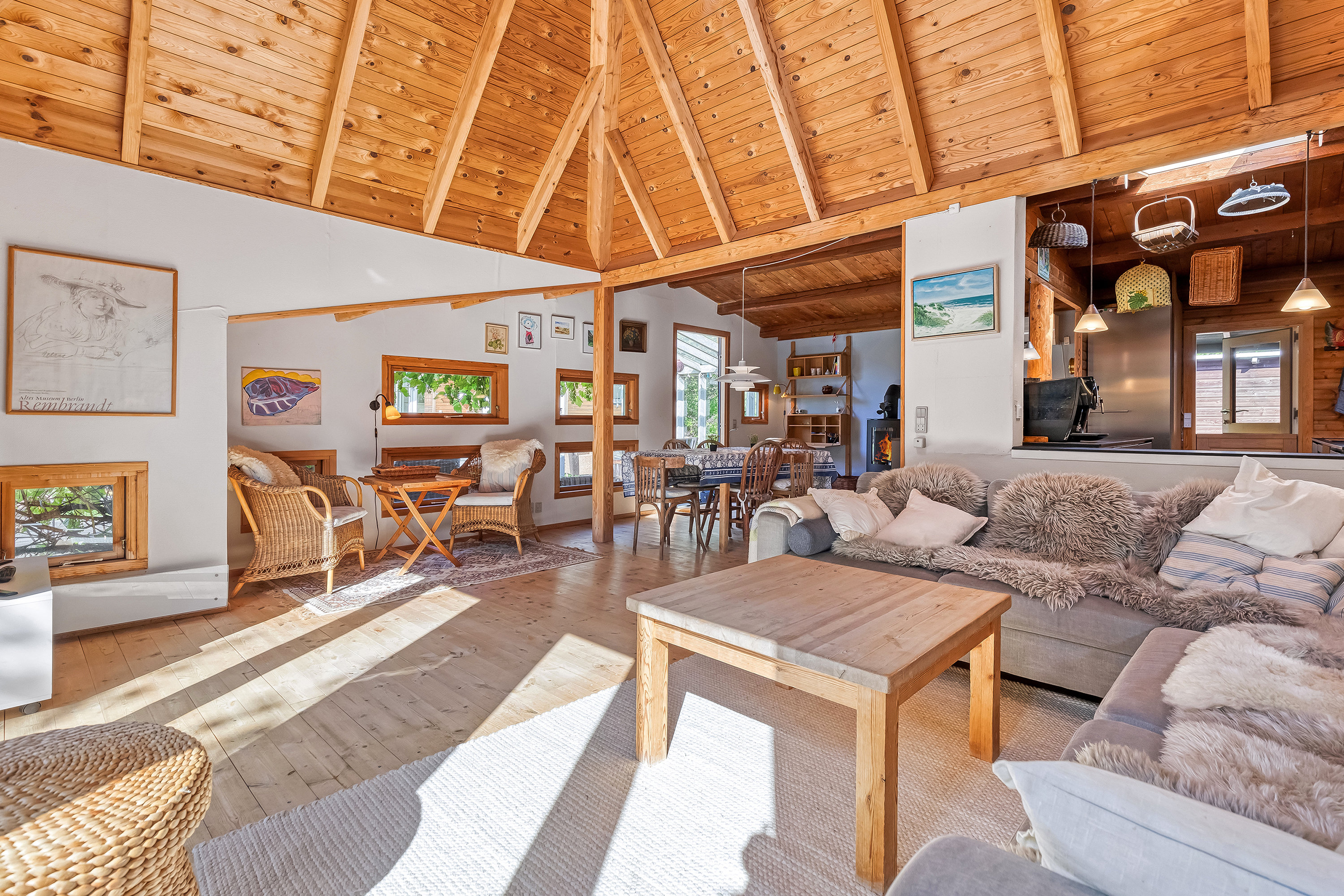 Fremhævet stue billede i fuldskærmstilstand. Billede af Valmuevej 18, 3210 Vejby