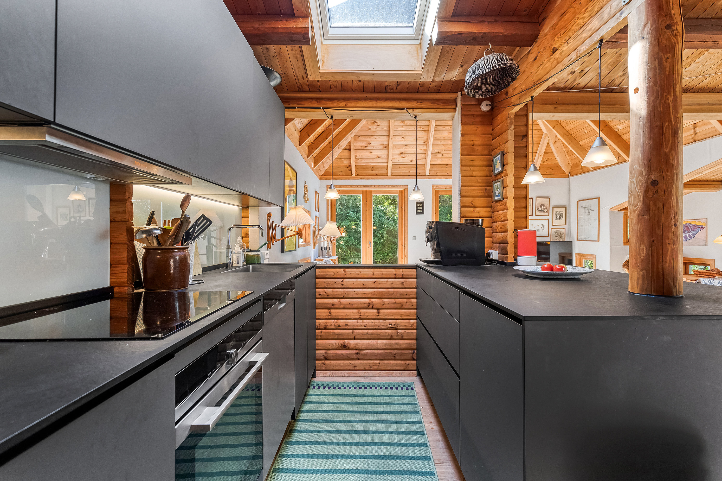 Fremhævet køkken billede i fuldskærmstilstand. Billede af Valmuevej 18, 3210 Vejby