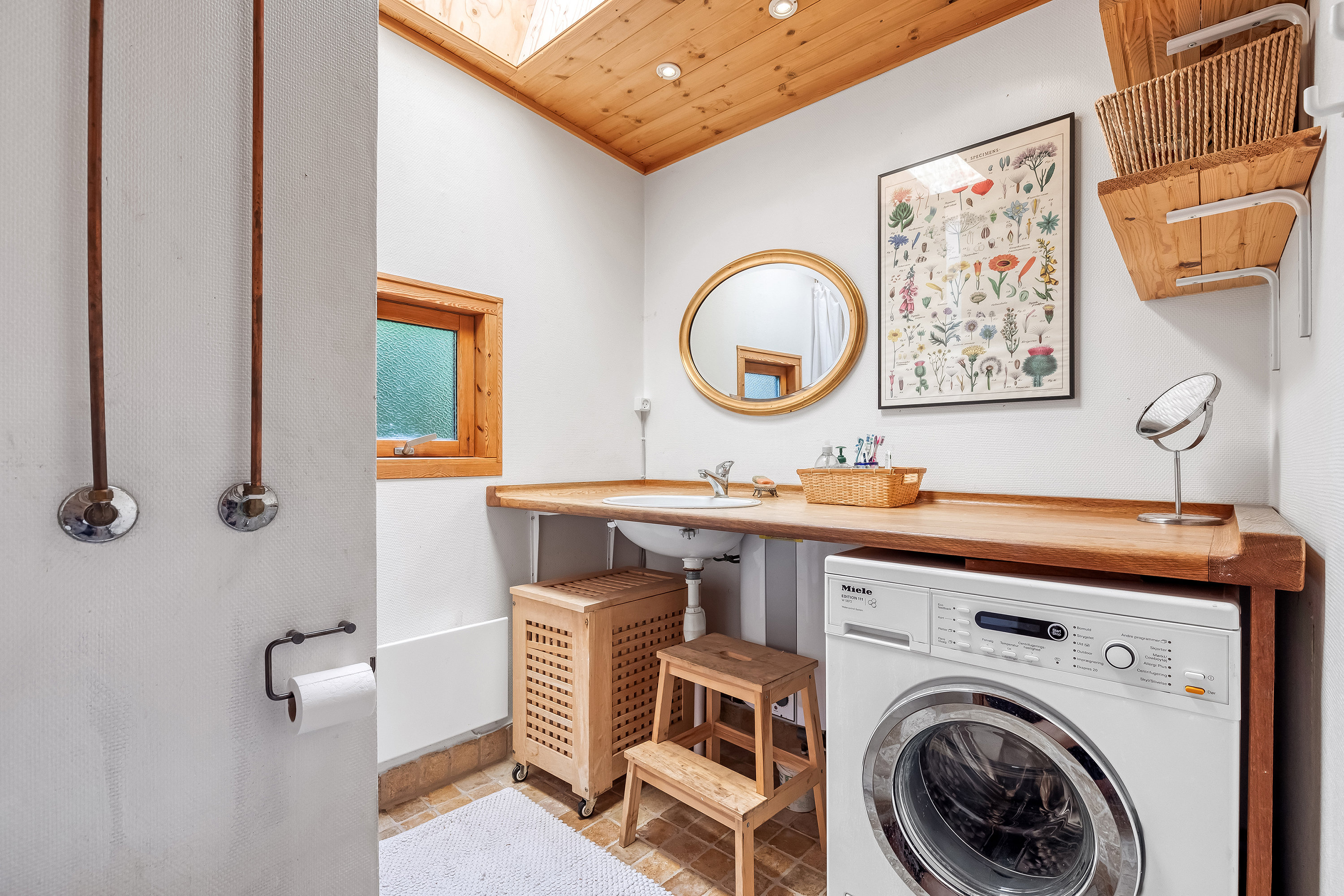 Fremhævet badeværelse billede i fuldskærmstilstand. Billede af Valmuevej 18, 3210 Vejby